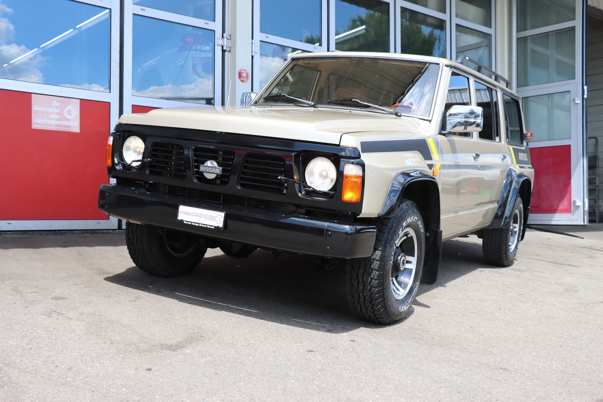 NISSAN Patrol GR 2.8 ST Wagon-showroom-element-1