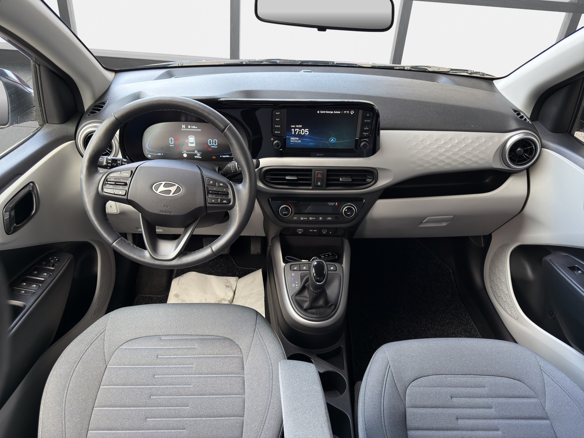 HYUNDAI i10 1.2 Vertex Automat-image-9