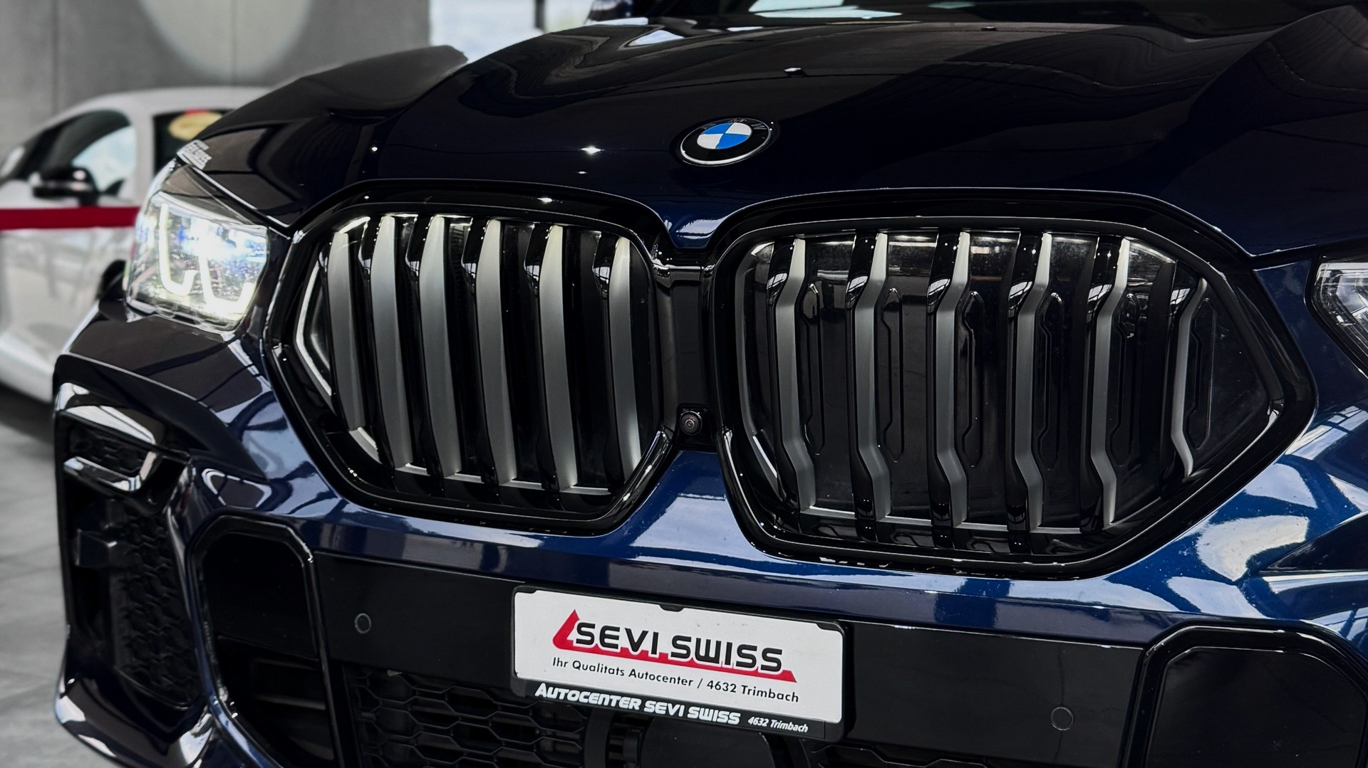 BMW X6 xDrive 48V 40d Steptronic M Sport Tansanitblau*Frisch ab MFK,1 Jahr oder 20'000km Garantie*-image-18