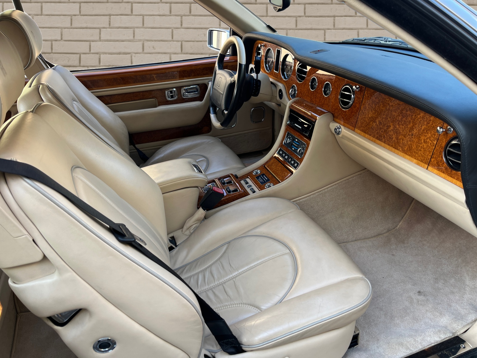 ROLLS-ROYCE Corniche Last of Line Nr. 54 of 56-image-7