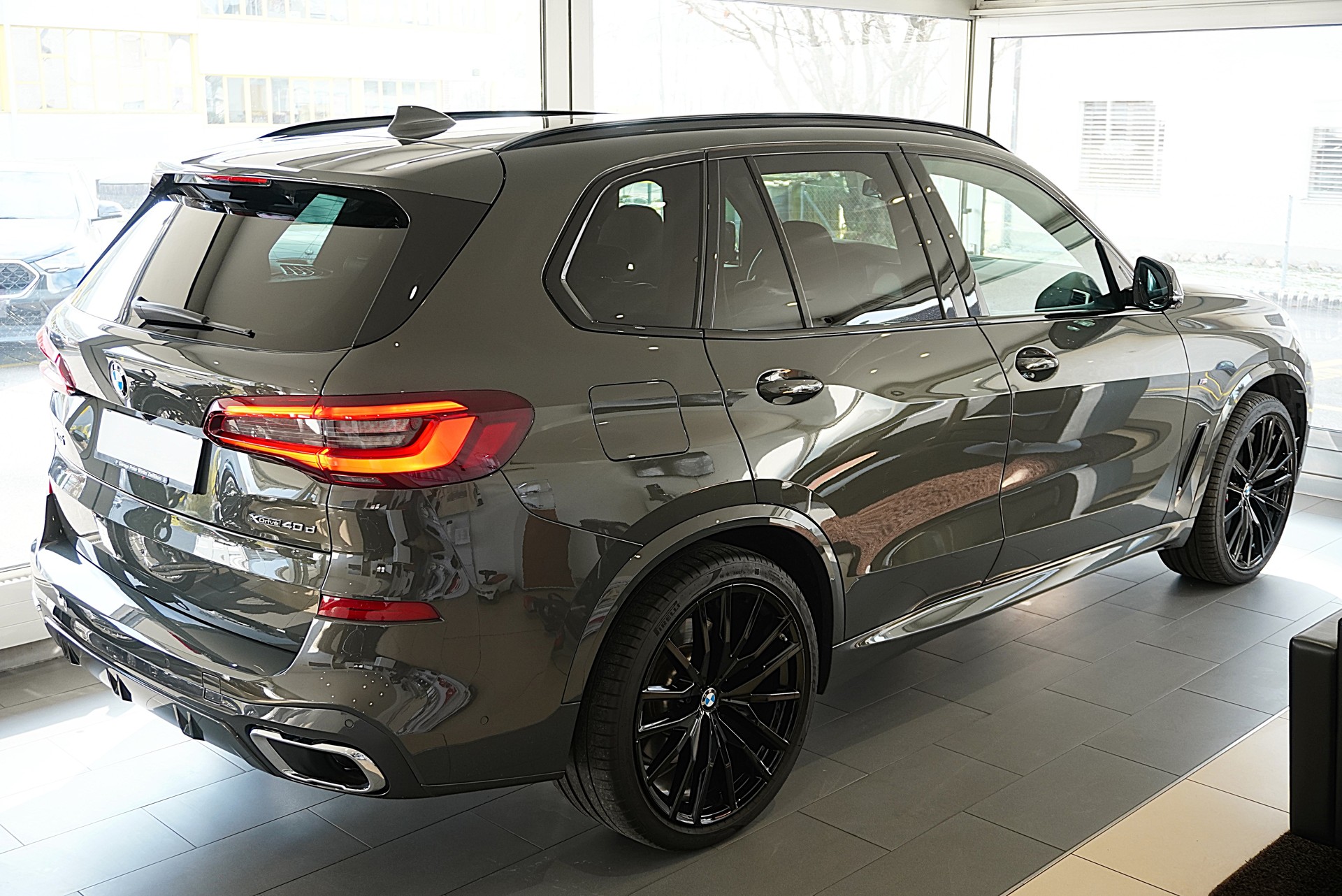 BMW X5 xDrive 48V 40d M Sport Steptronic-image-4