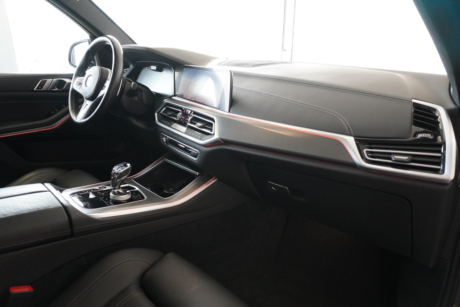 BMW X5 xDrive 48V 40d M Sport Steptronic-image-9