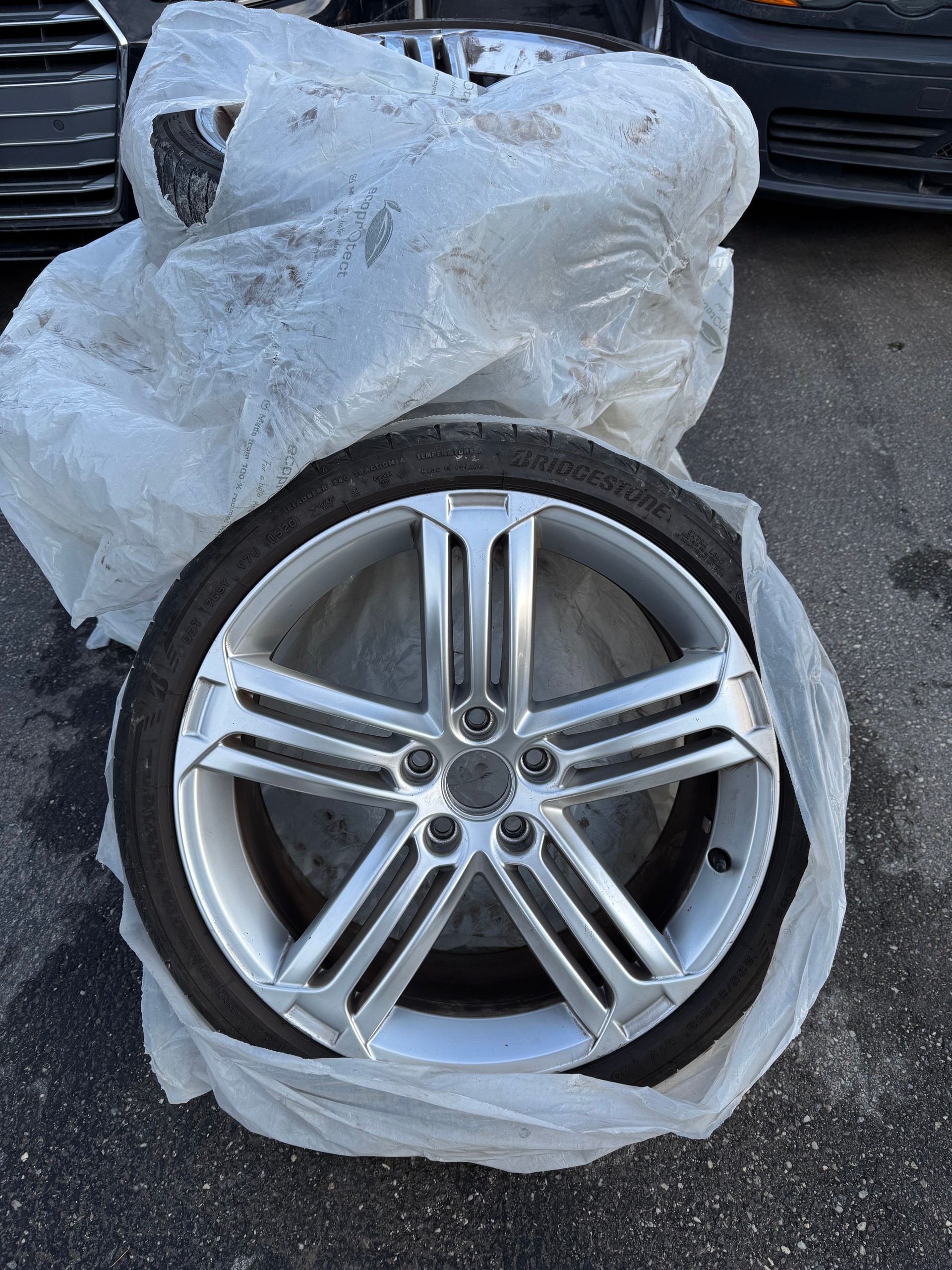 VW Golf 2.0 TSI R 4Motion DSG-image-15