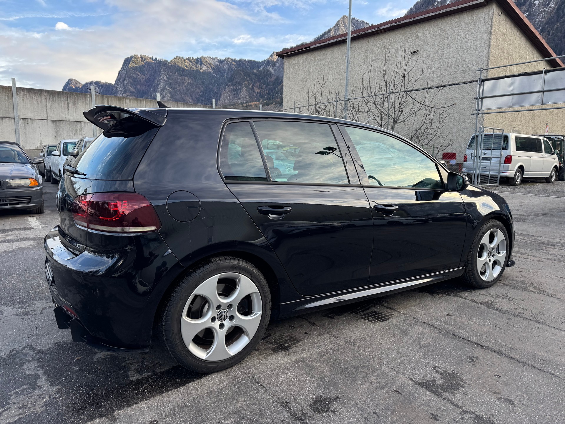 VW Golf 2.0 TSI R 4Motion DSG-image-3