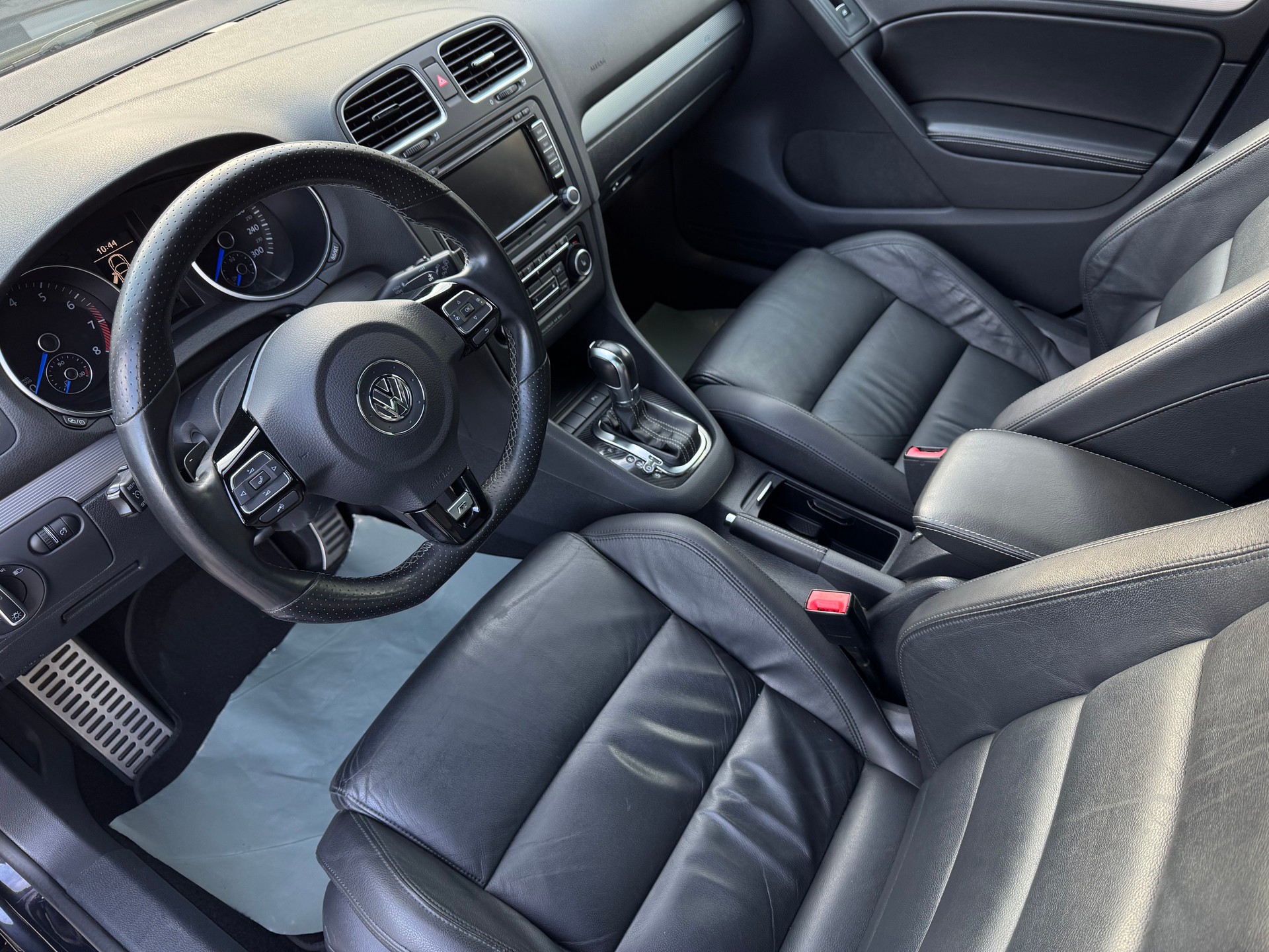 VW Golf 2.0 TSI R 4Motion DSG-image-10