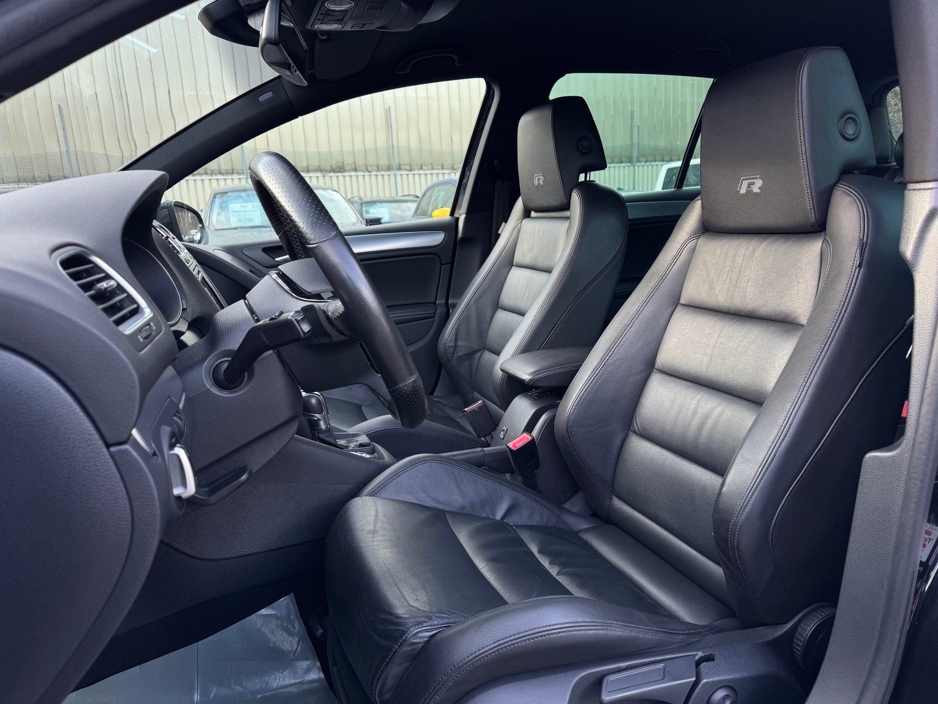 VW Golf 2.0 TSI R 4Motion DSG-image-9