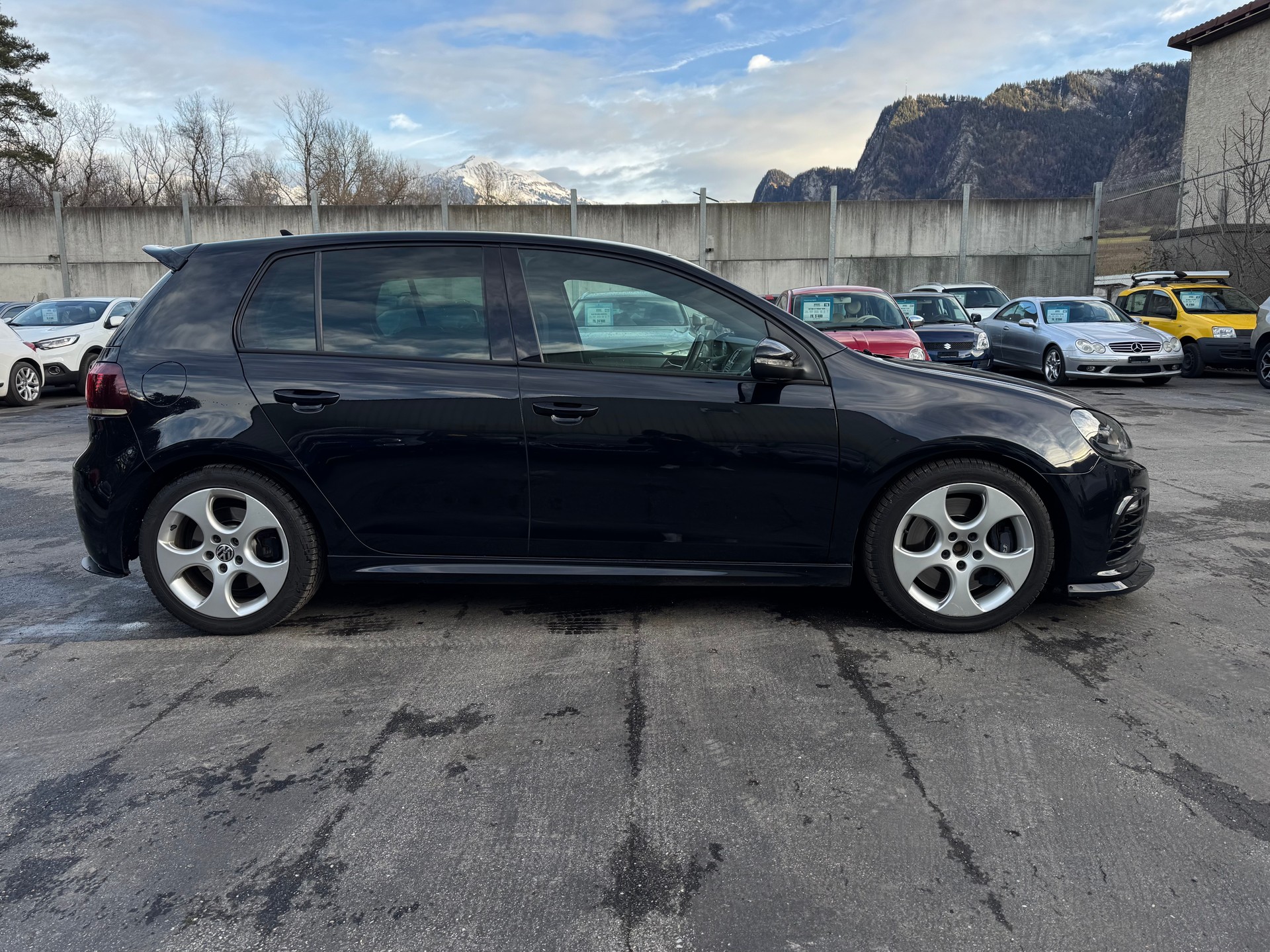 VW Golf 2.0 TSI R 4Motion DSG-image-2