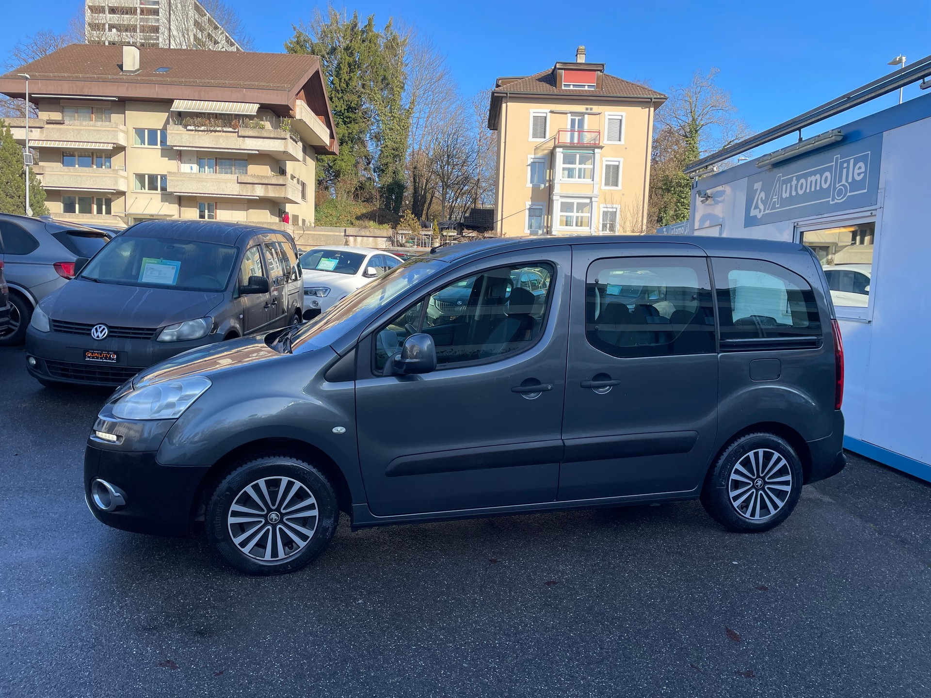 PEUGEOT Partner 1.6 e-HDI Active EGS6-image-1