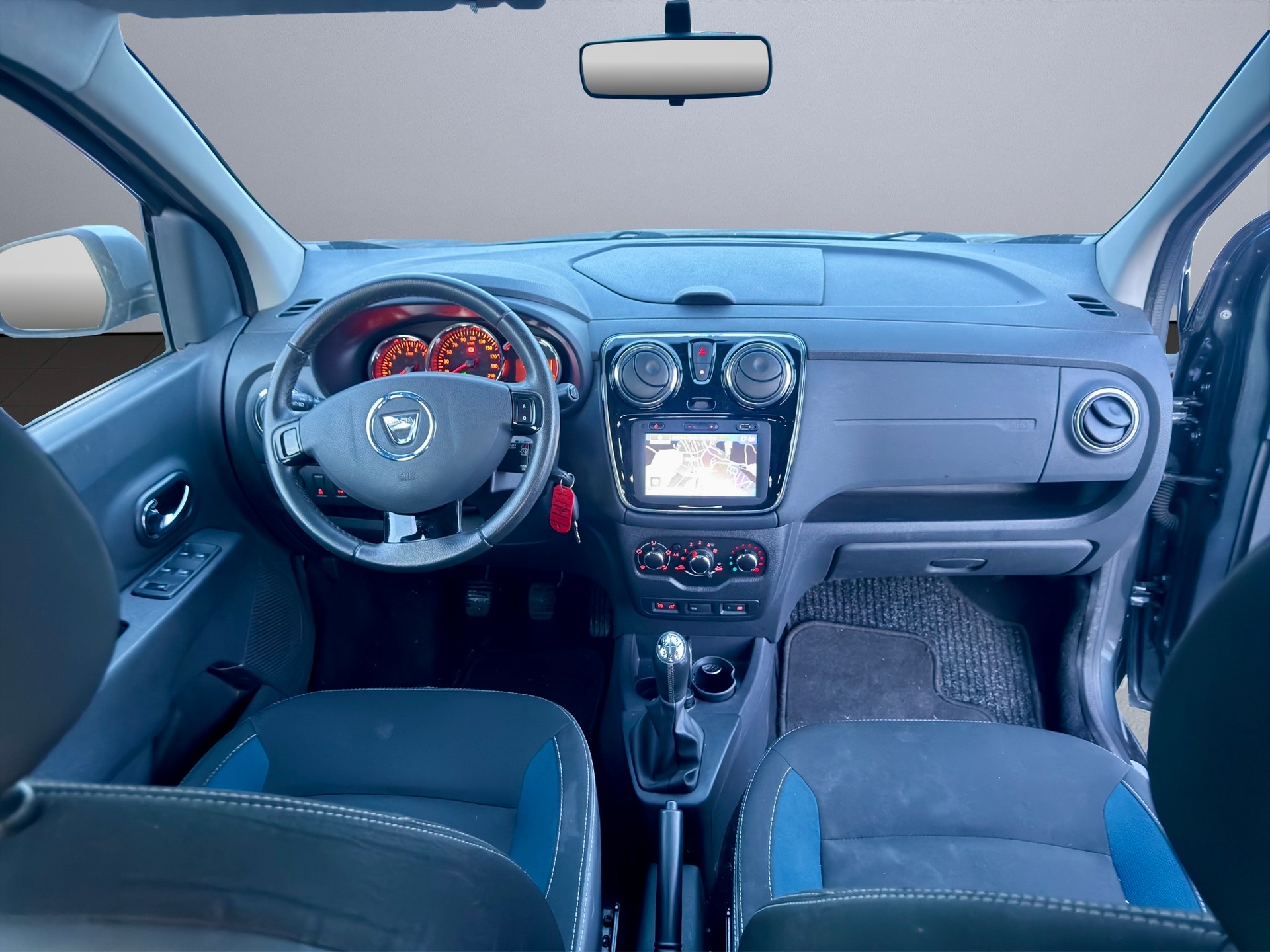 DACIA Lodgy 1.2 Turbo Celebration-image-9