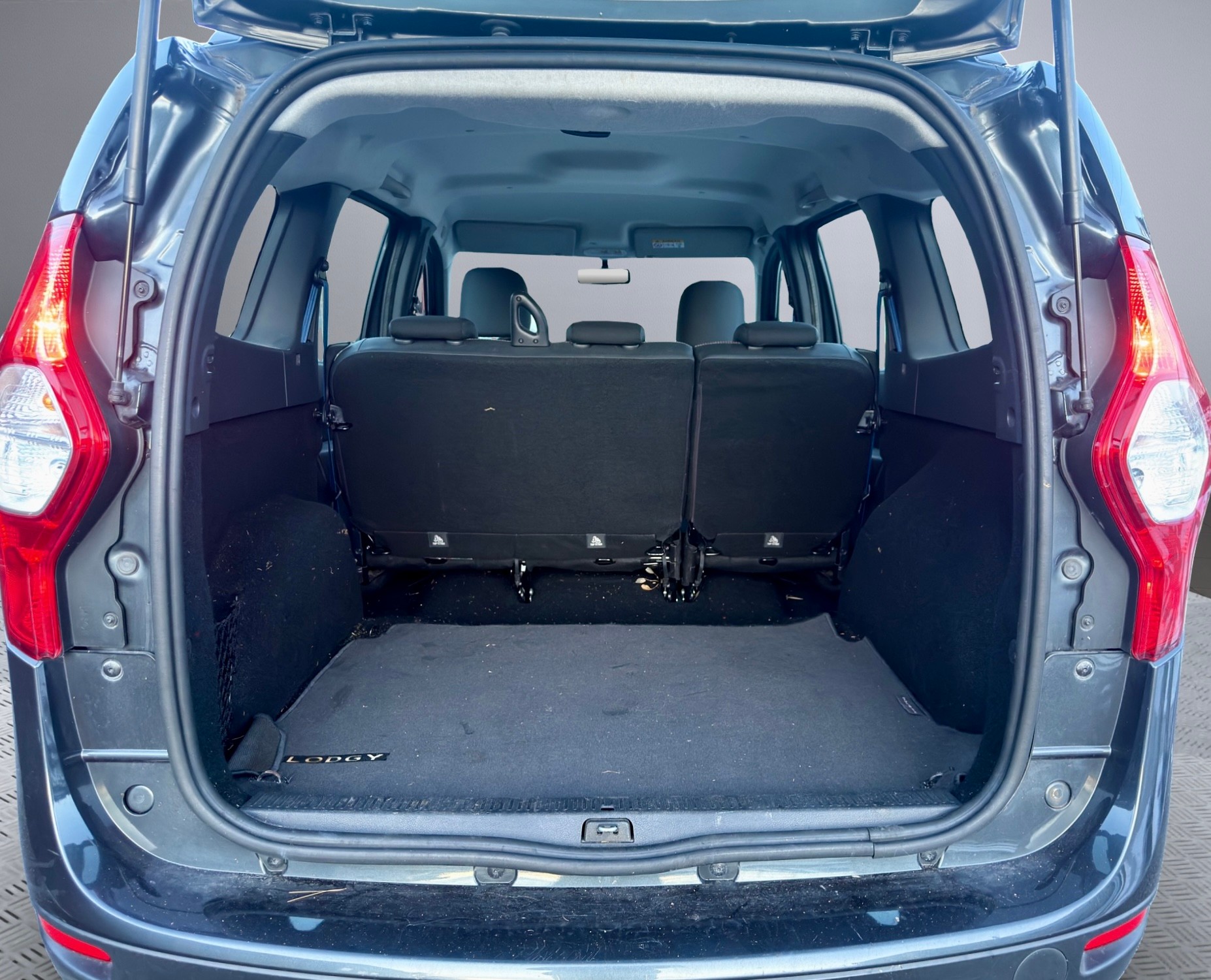 DACIA Lodgy 1.2 Turbo Celebration-image-8