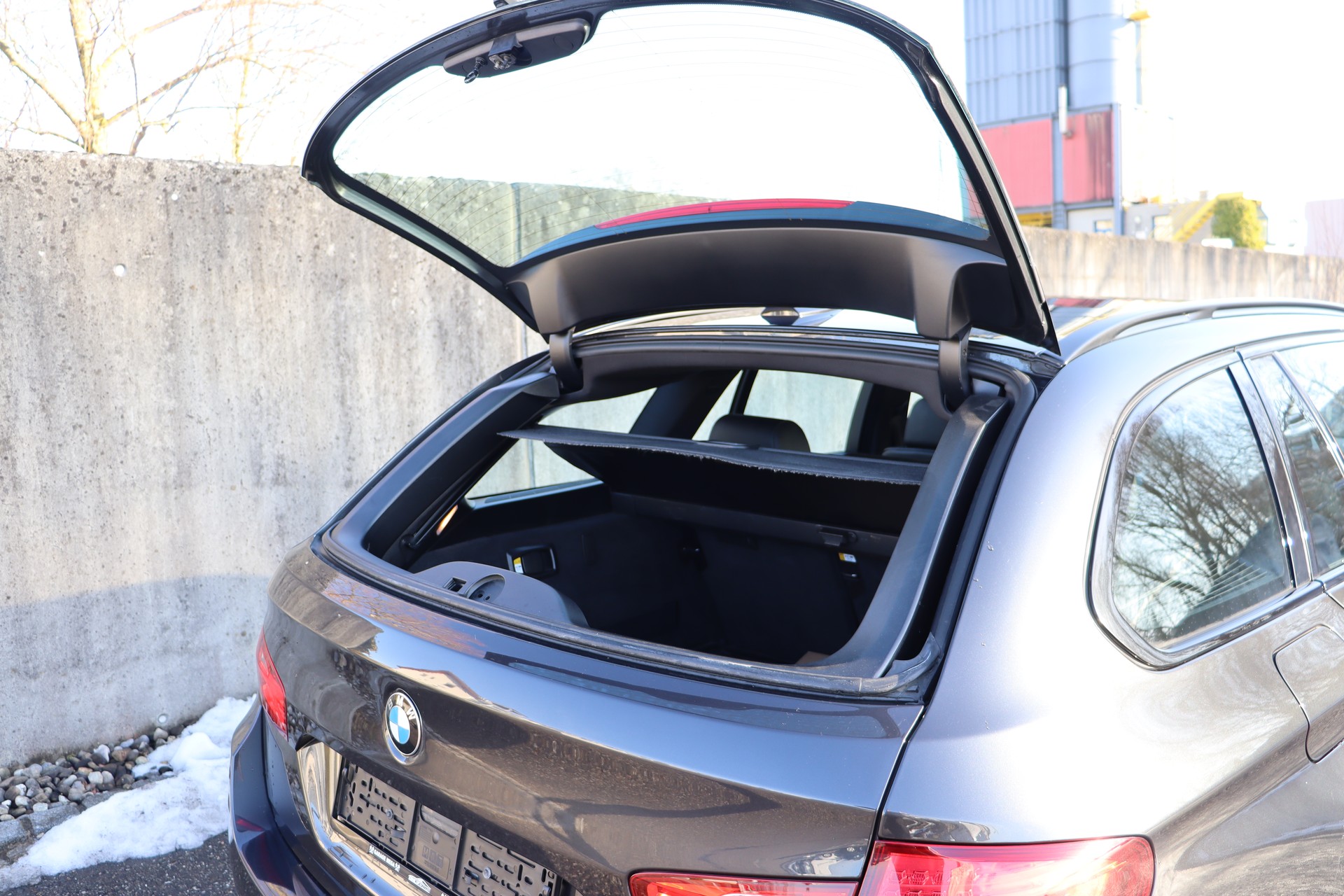 BMW 530d xDrive Touring Steptronic M-Paket-image-15