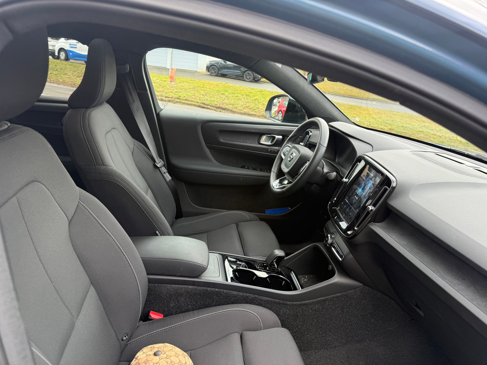 VOLVO C40 Recharge P8 Twin AWD Pure Electric Ultimate-image-8