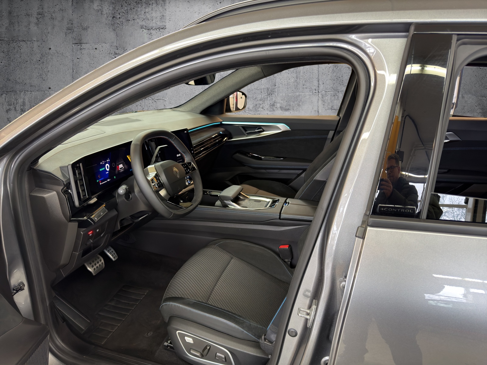 RENAULT Espace 1.2 E-Tech 200 Esprit Alpine 5-Sitze-image-18