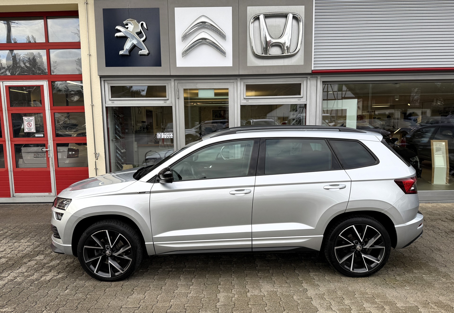 SKODA Karoq 2.0 TDI SCR SportLine 4x4 DSG-image-3