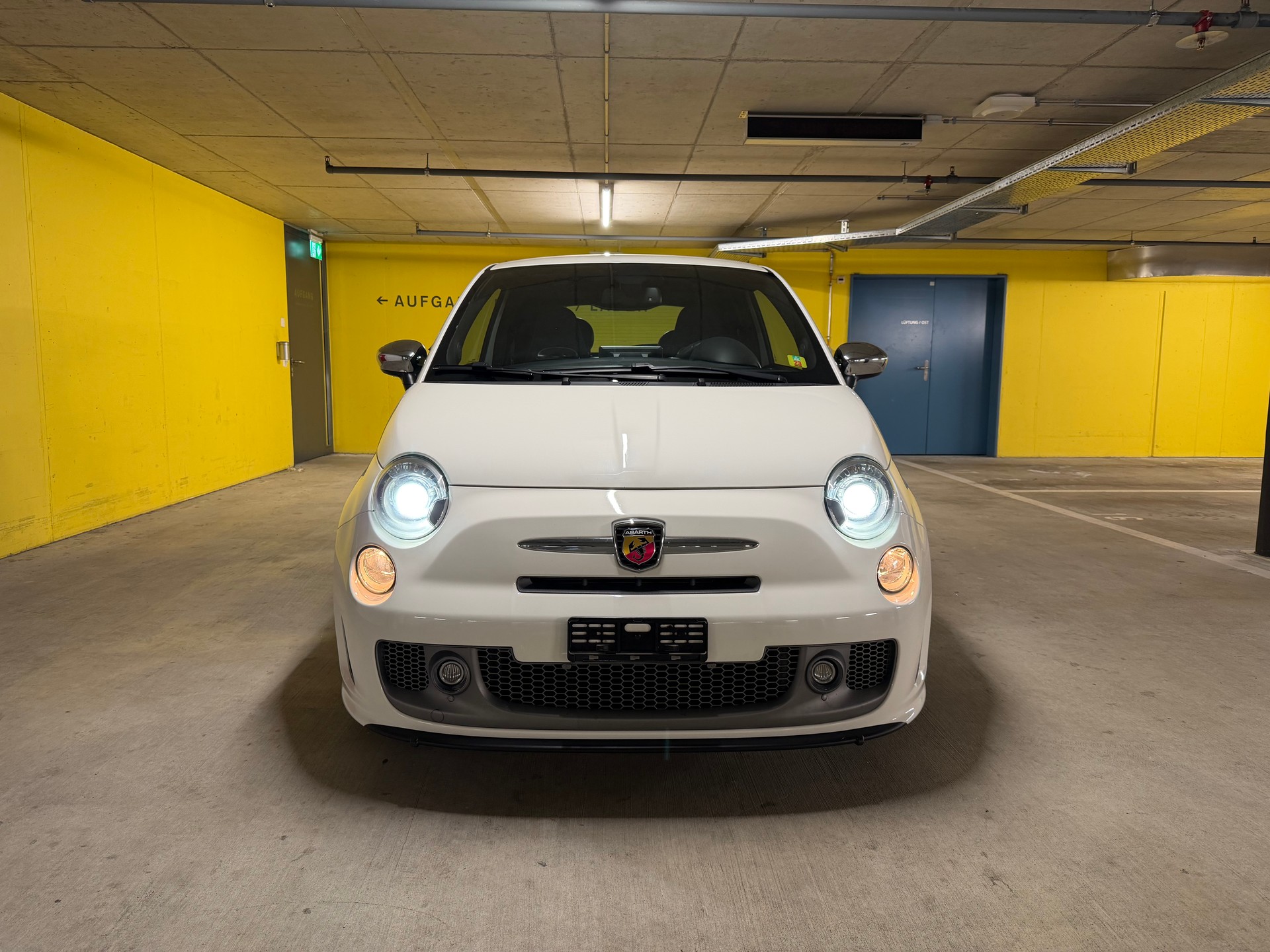 FIAT 595 1.4 16V Turbo Abarth Turismo-image-1