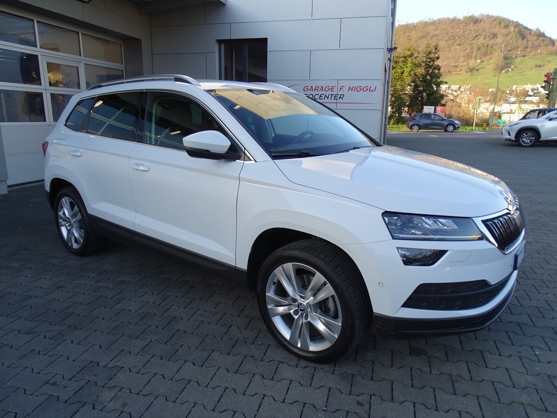 SKODA Karoq 1.5 TSI ACT Style DSG-showroom-element-1