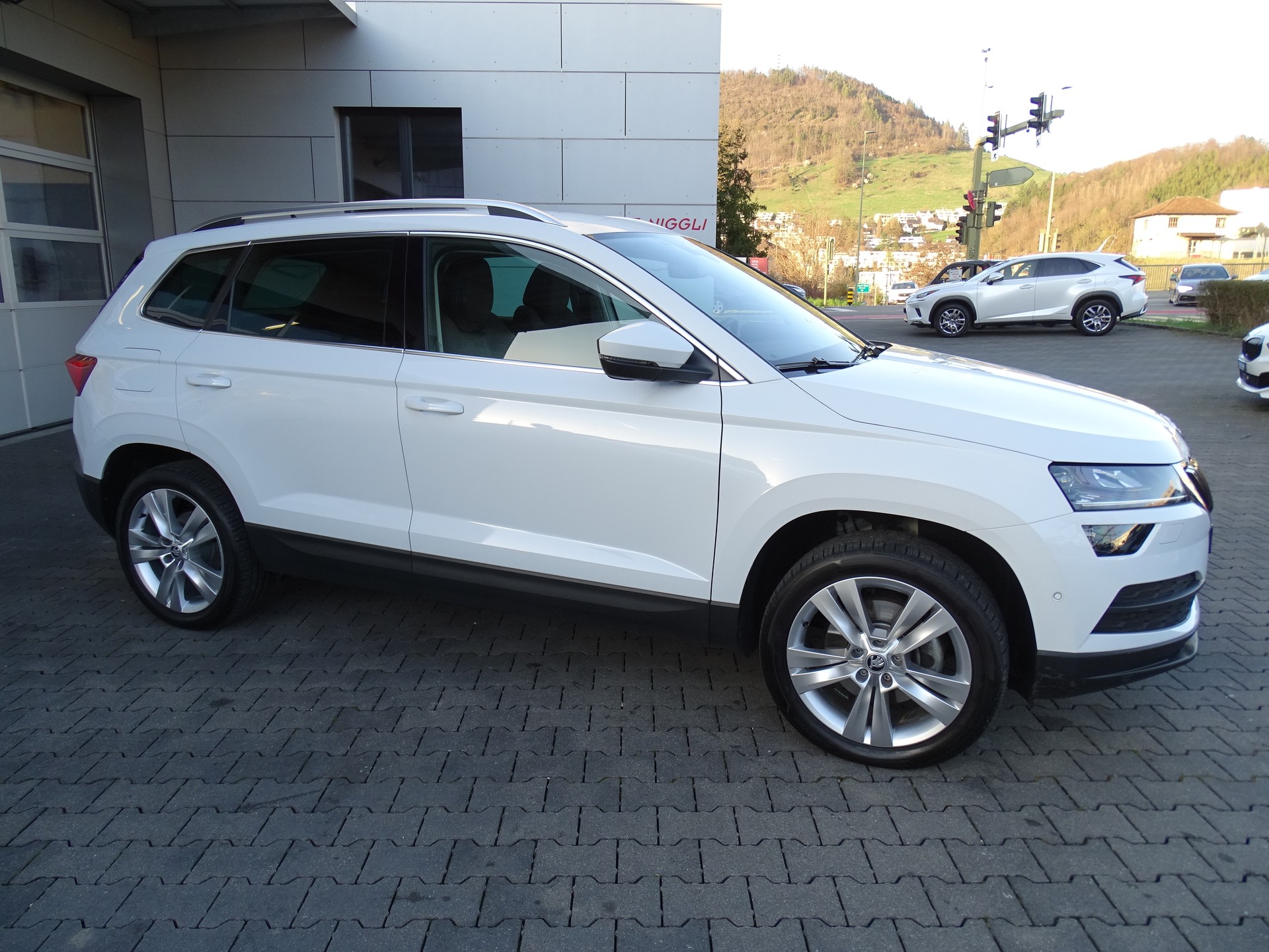 SKODA Karoq 1.5 TSI ACT Style DSG-showroom-element-2