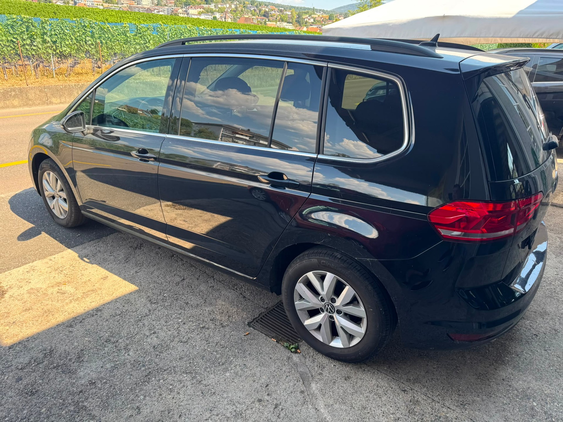 VW Touran 2.0 TDI BlueMotion Technology Comfortline DSG-image-2