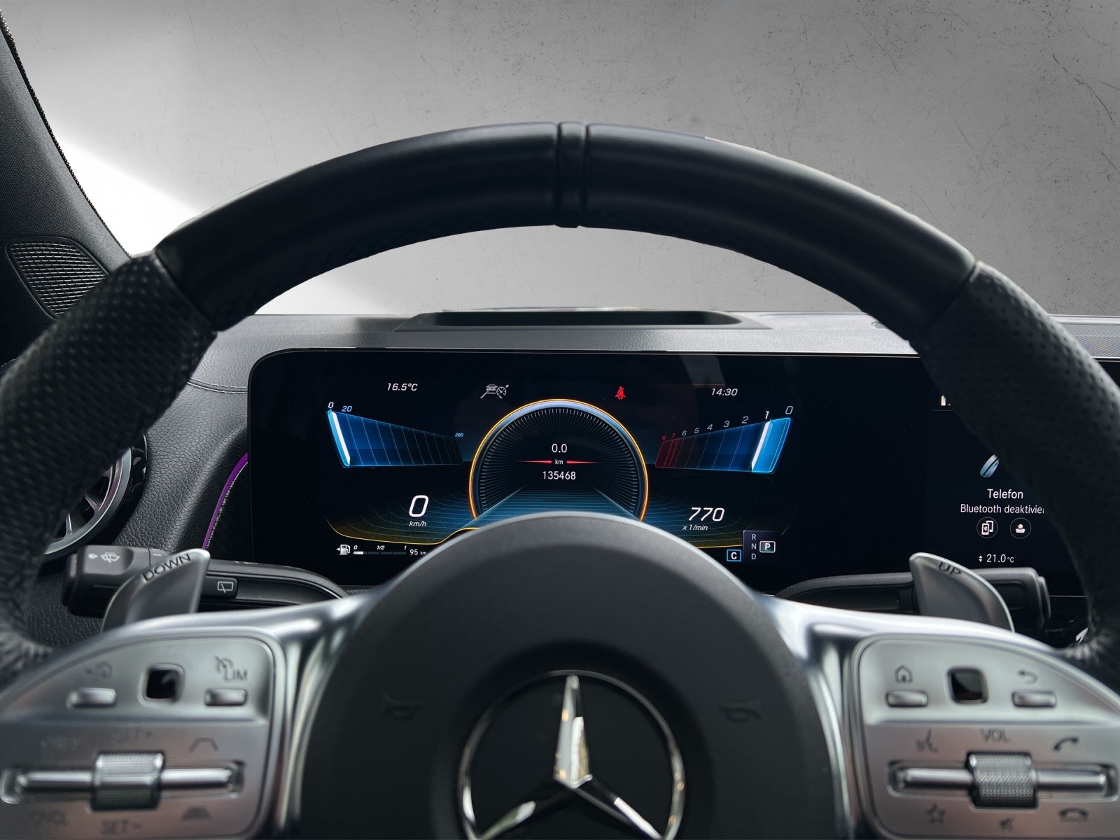 MERCEDES-BENZ GLB 35 AMG 4 MATIC-image-9