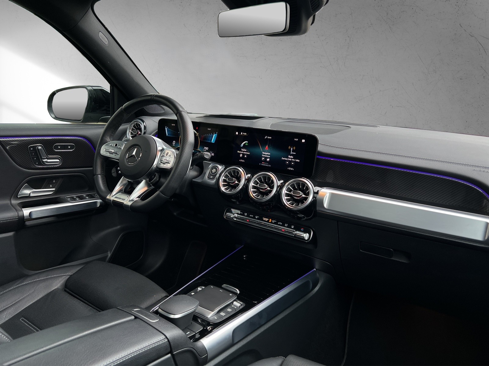 MERCEDES-BENZ GLB 35 AMG 4 MATIC-image-13