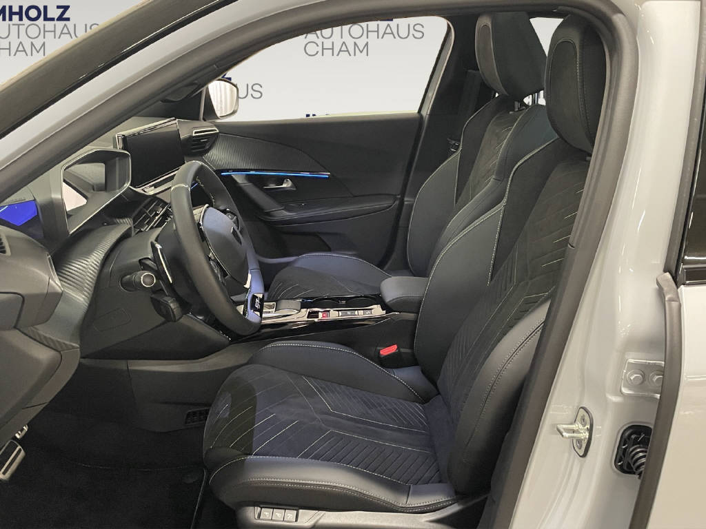 PEUGEOT 2008 1.2 Hybrid 145 GT-image-5