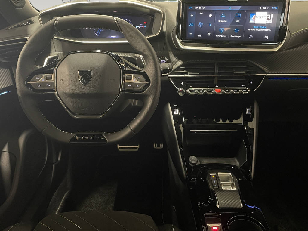 PEUGEOT 2008 1.2 Hybrid 145 GT-image-8