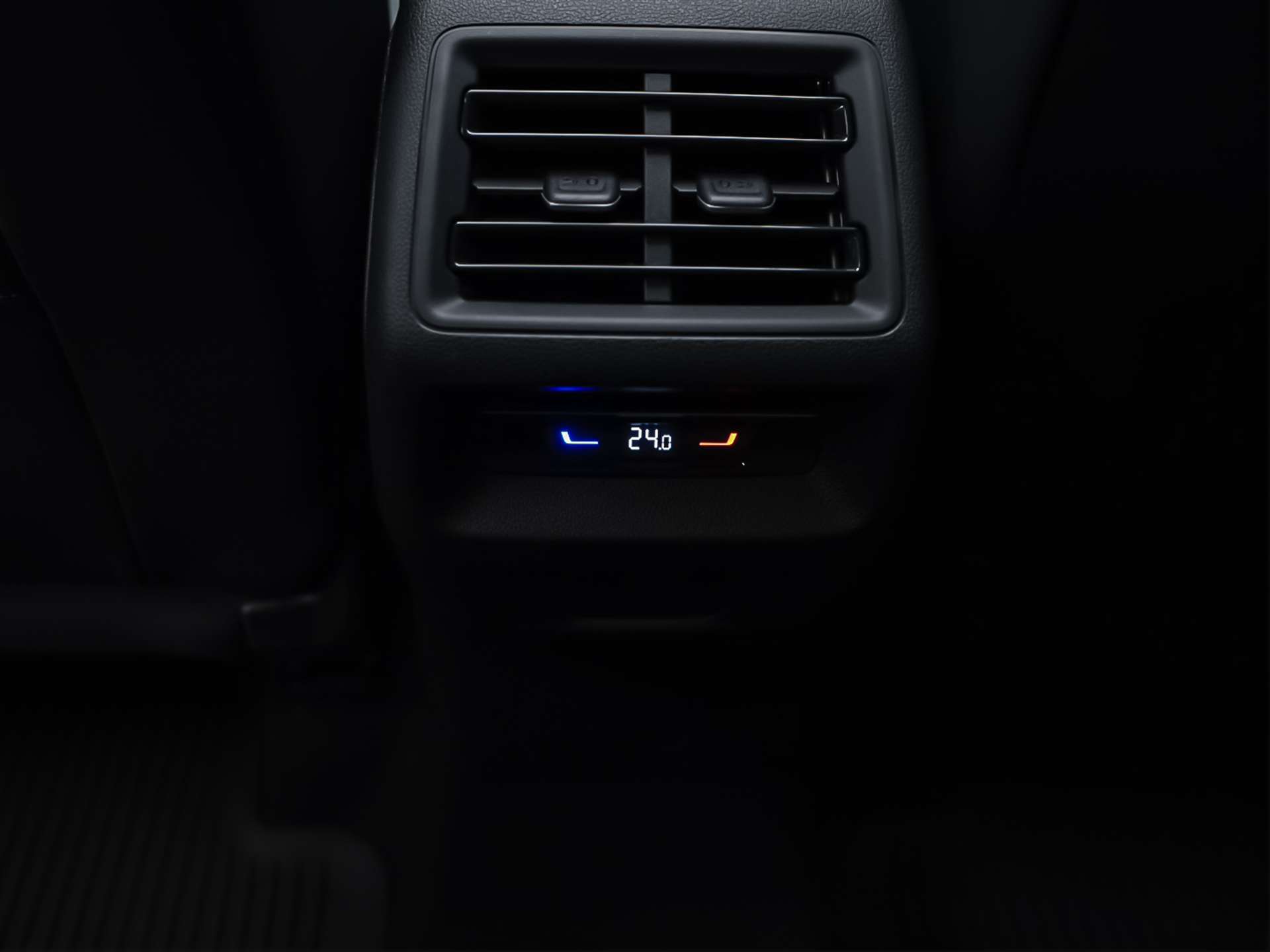 VW Tayron 2.0 TSI R-Line DSG 4motion *7 Sitze*Panorama*Massage*-image-30