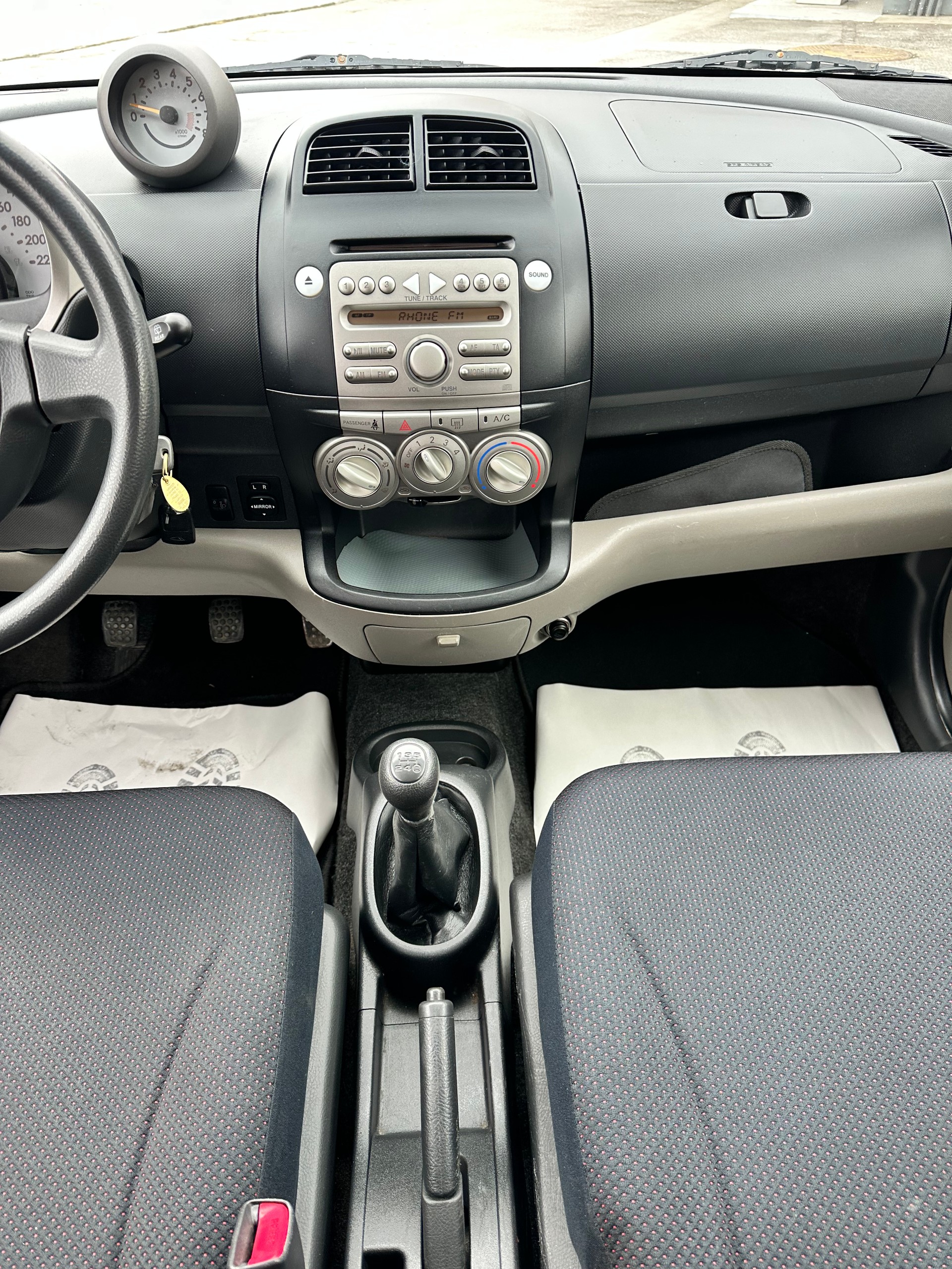 DAIHATSU Sirion 1.3 eco-4WD-image-13