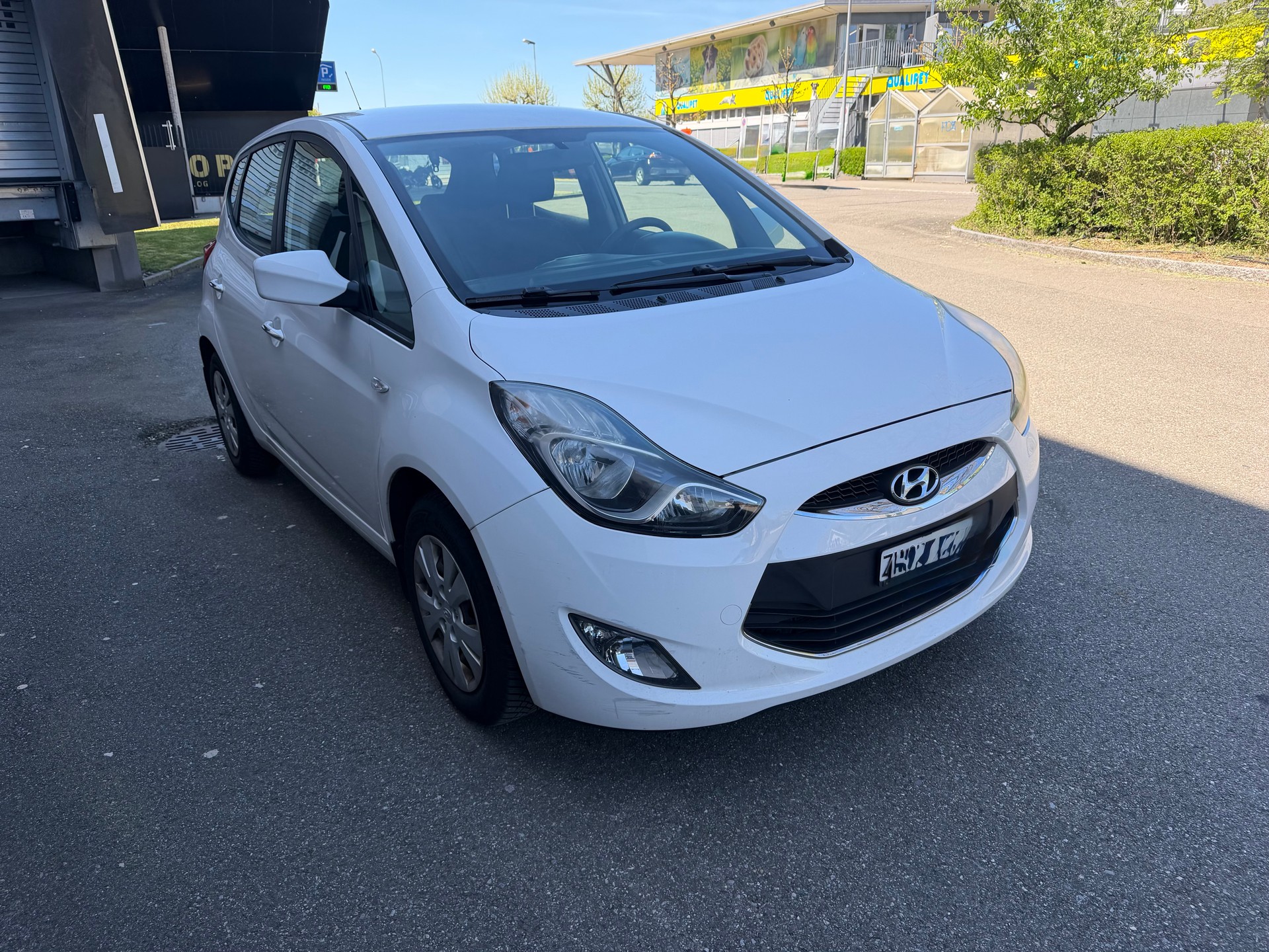 HYUNDAI iX201.4-showroom-element-2