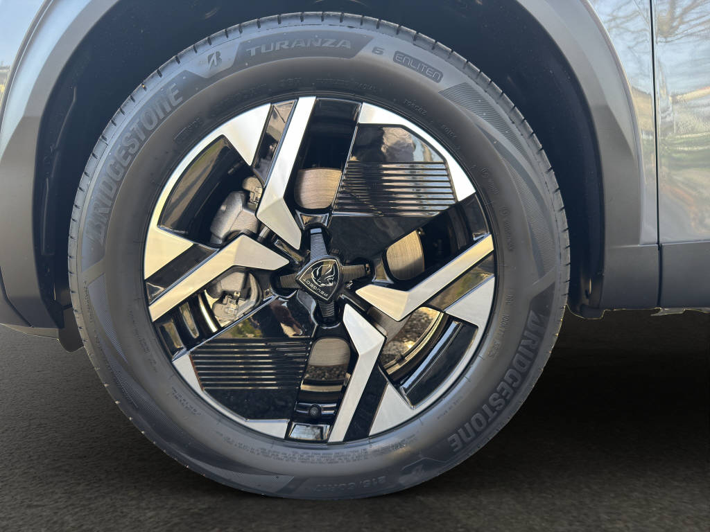 PEUGEOT 2008 1.2 Hybrid 145 GT-image-4