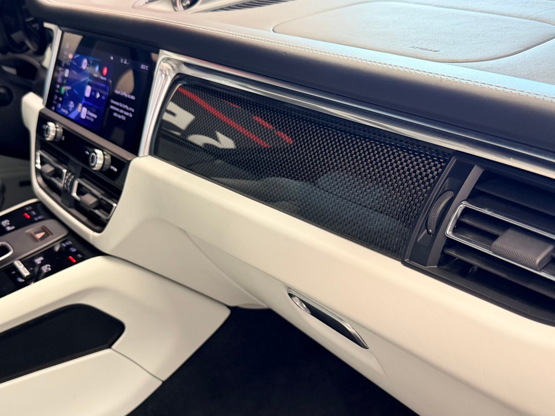PORSCHE Macan GTS PDK-image-23