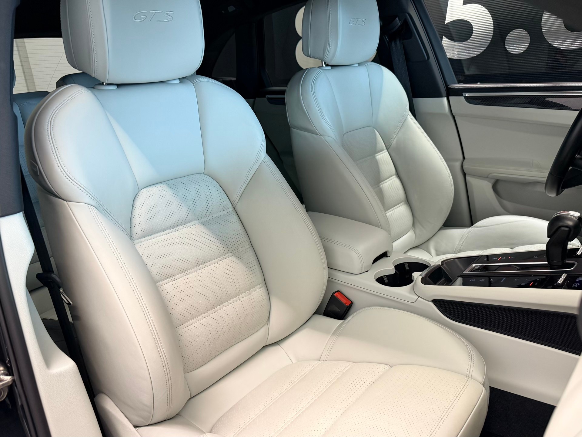 PORSCHE Macan GTS PDK-image-25