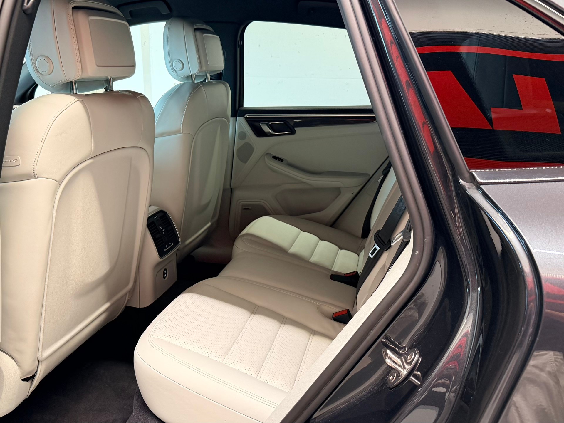 PORSCHE Macan GTS PDK-image-17