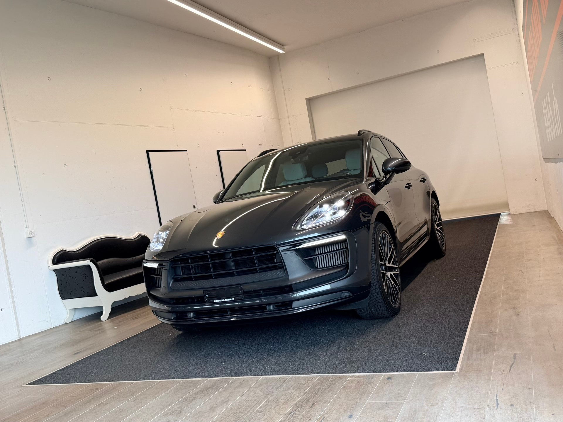 PORSCHE Macan GTS PDK-showroom-element-2