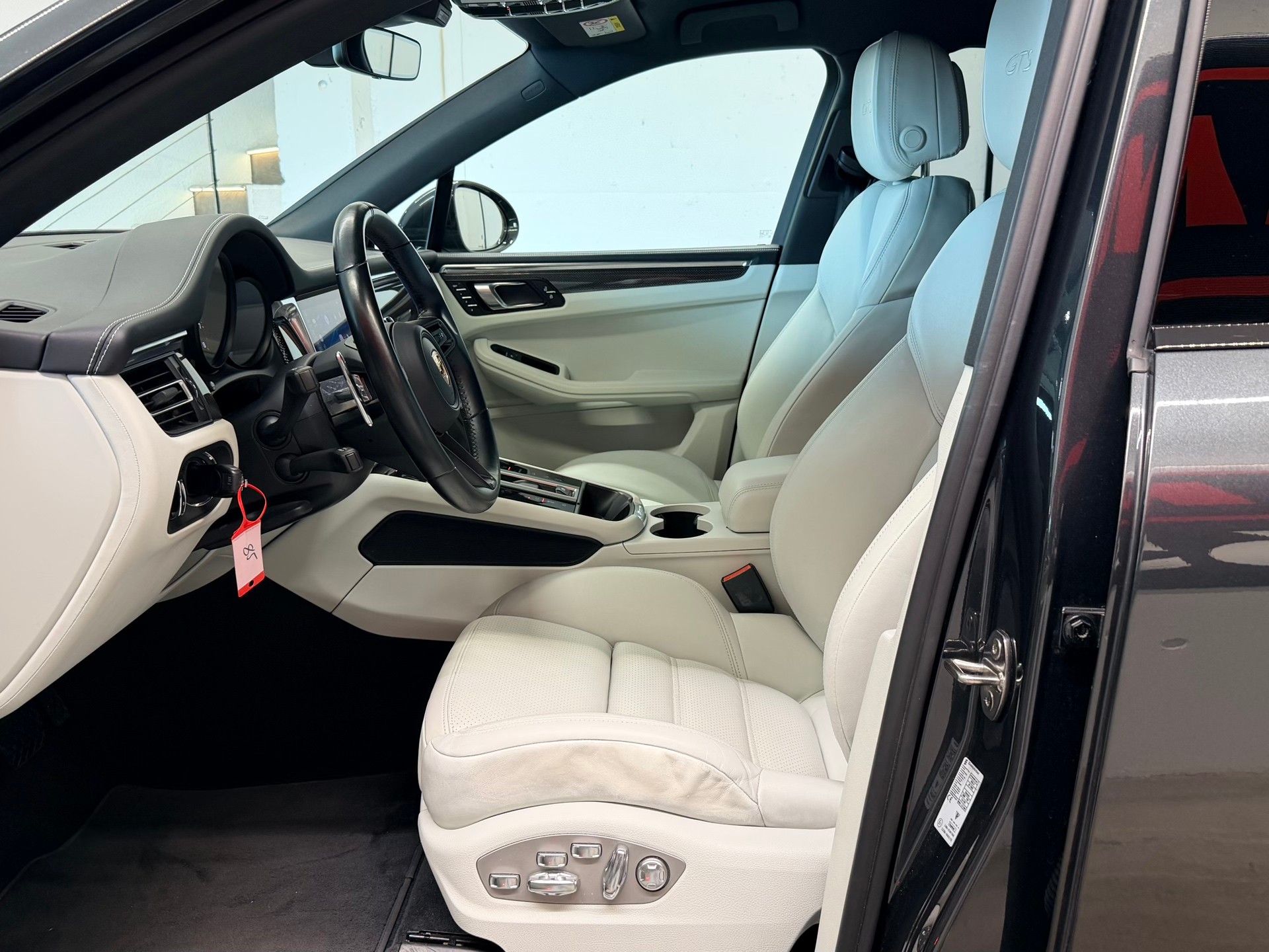 PORSCHE Macan GTS PDK-image-14