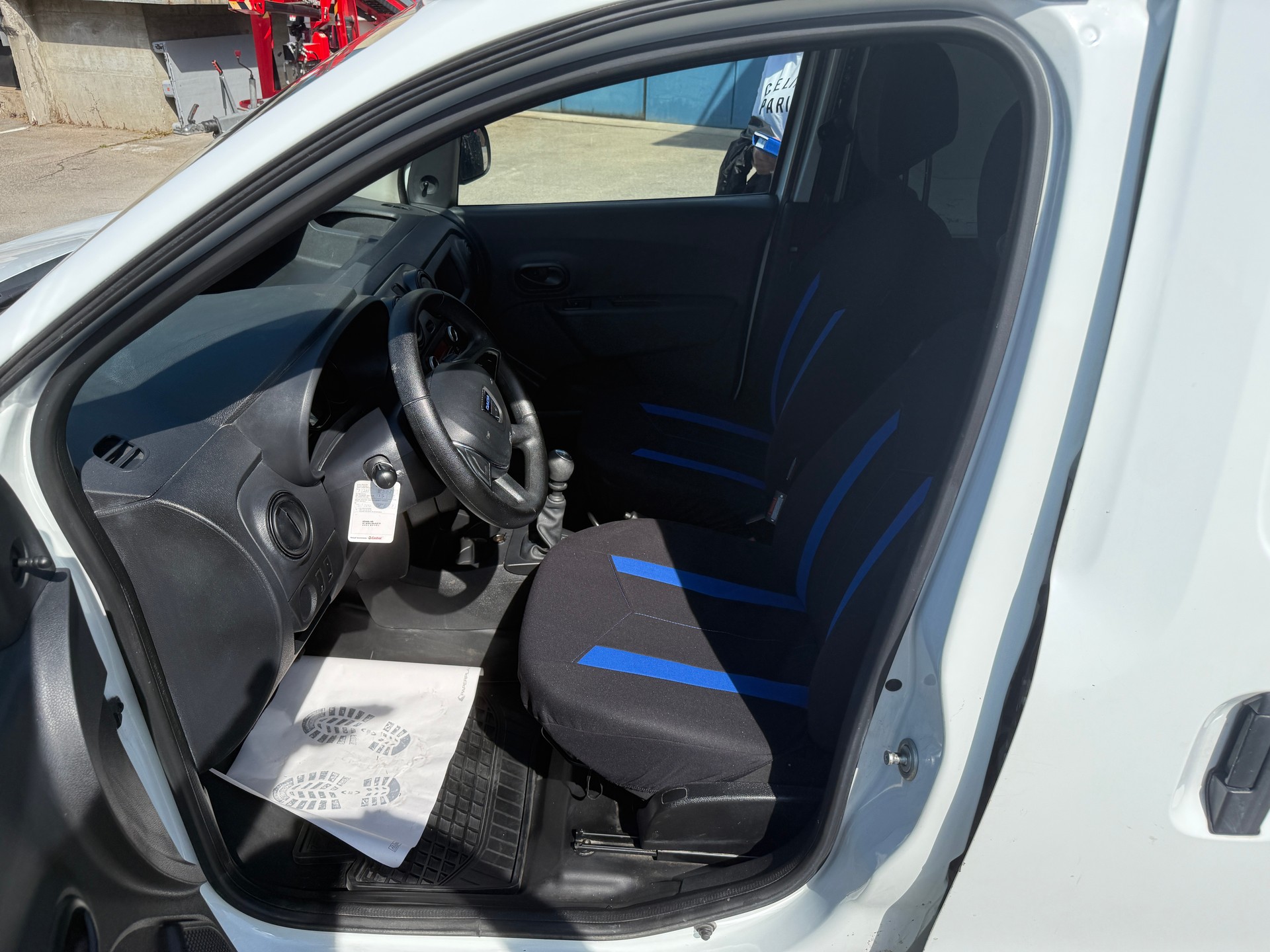 DACIA Dokker Van TCe 100 PF Essential-image-7