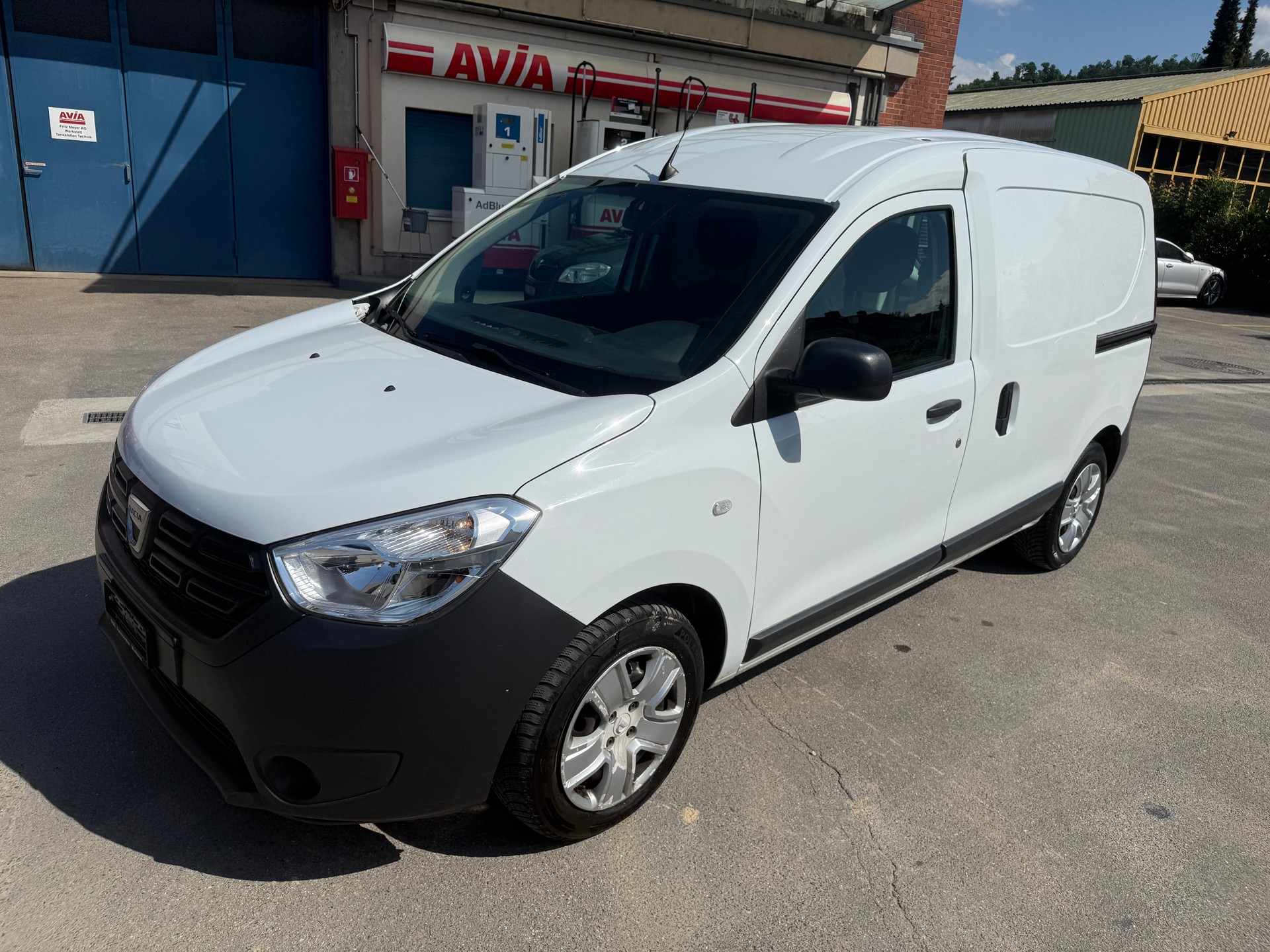 DACIA Dokker Van TCe 100 PF Essential-image-1