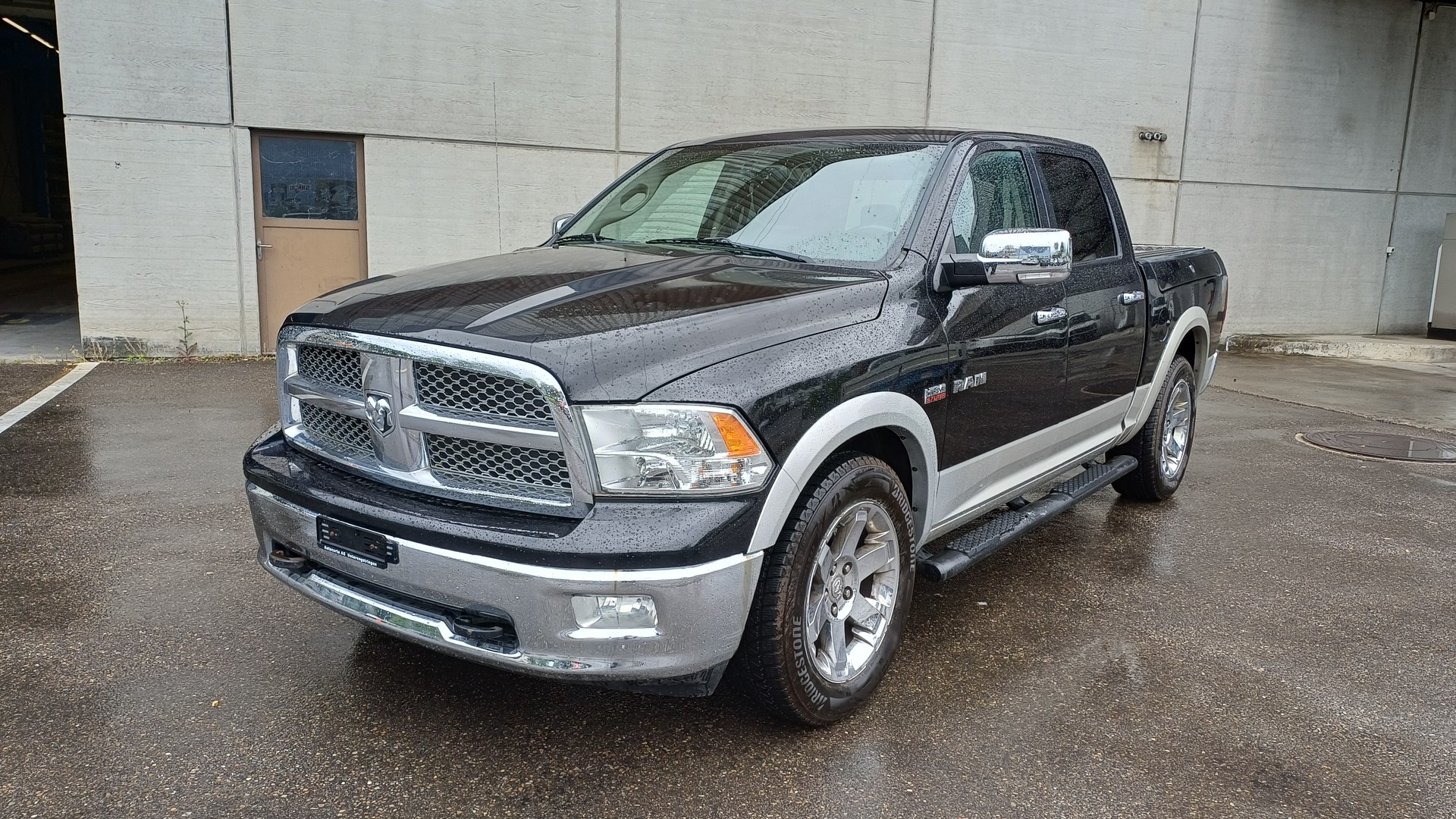 DODGE 5.7 V8 400Ps Laramie Hemmi