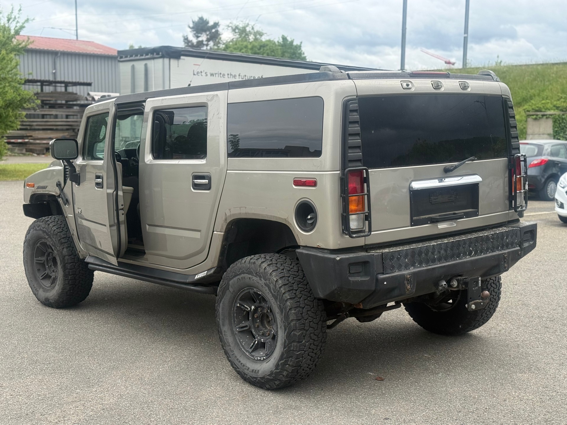 HUMMER H2-image-3