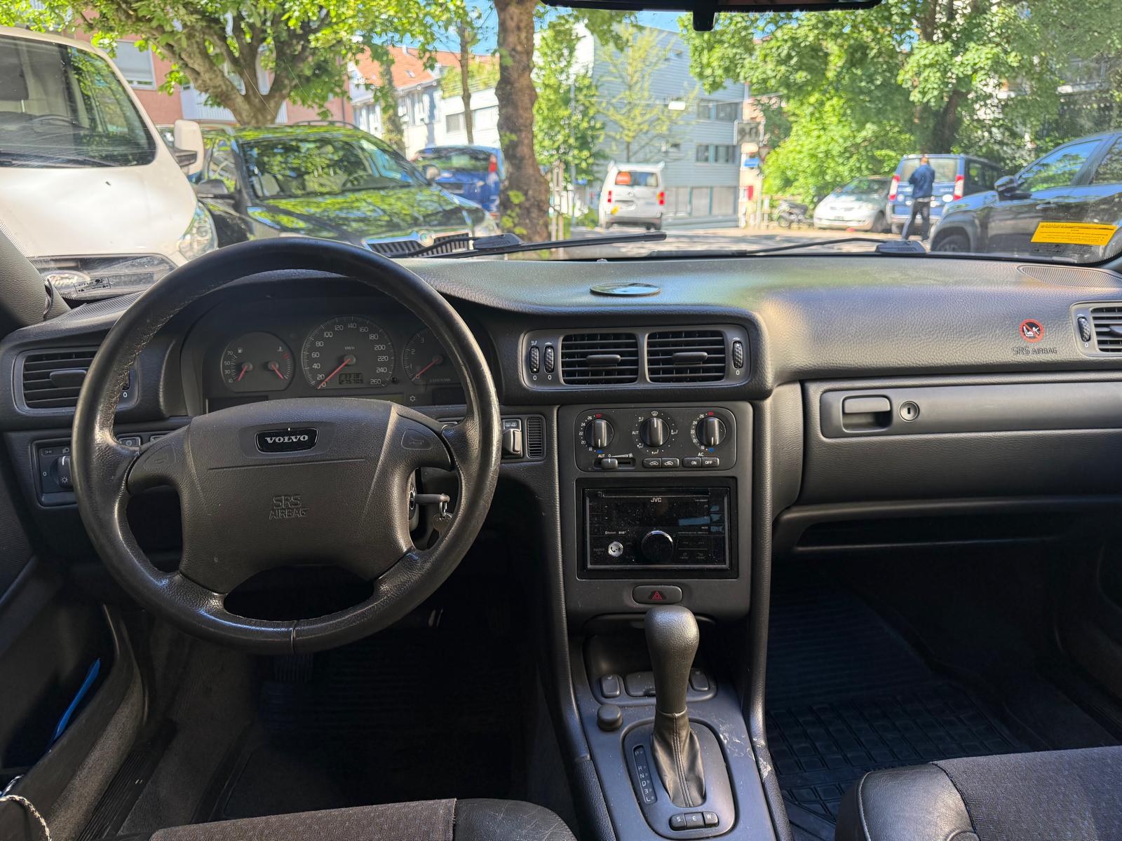 VOLVO V70 2.5 LPT AWD-image-7