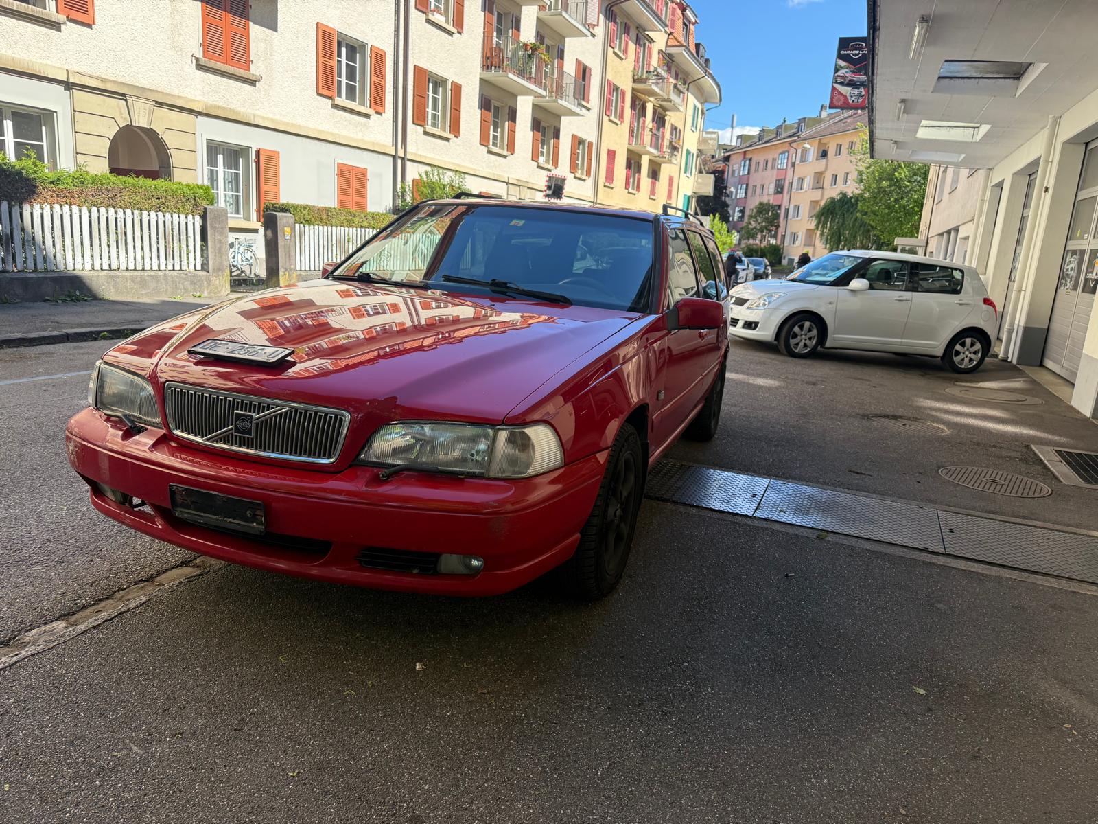 VOLVO V70 2.5 LPT AWD-image-4