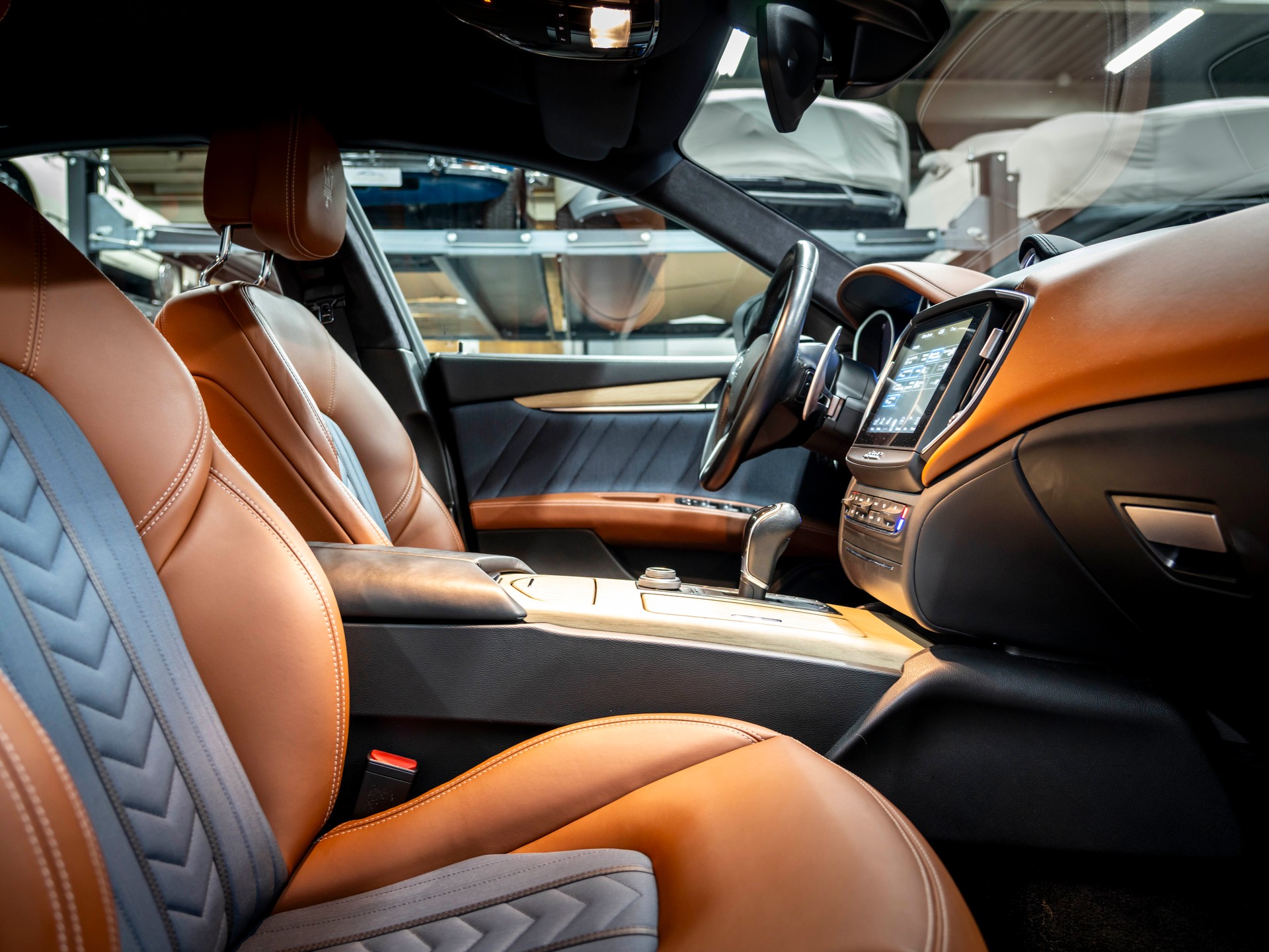MASERATI Ghibli S Q4 3.0 V6 GranLusso Automatica-image-26