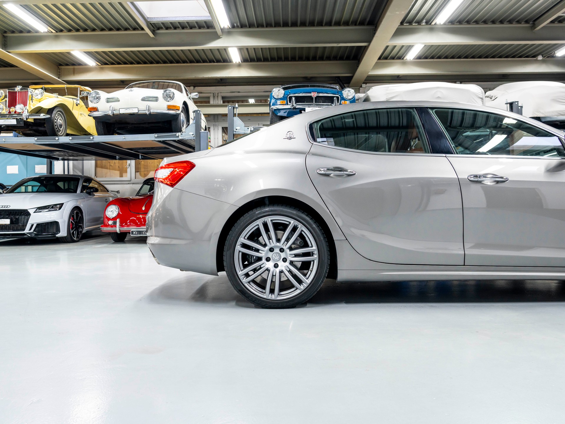 MASERATI Ghibli S Q4 3.0 V6 GranLusso Automatica-image-9