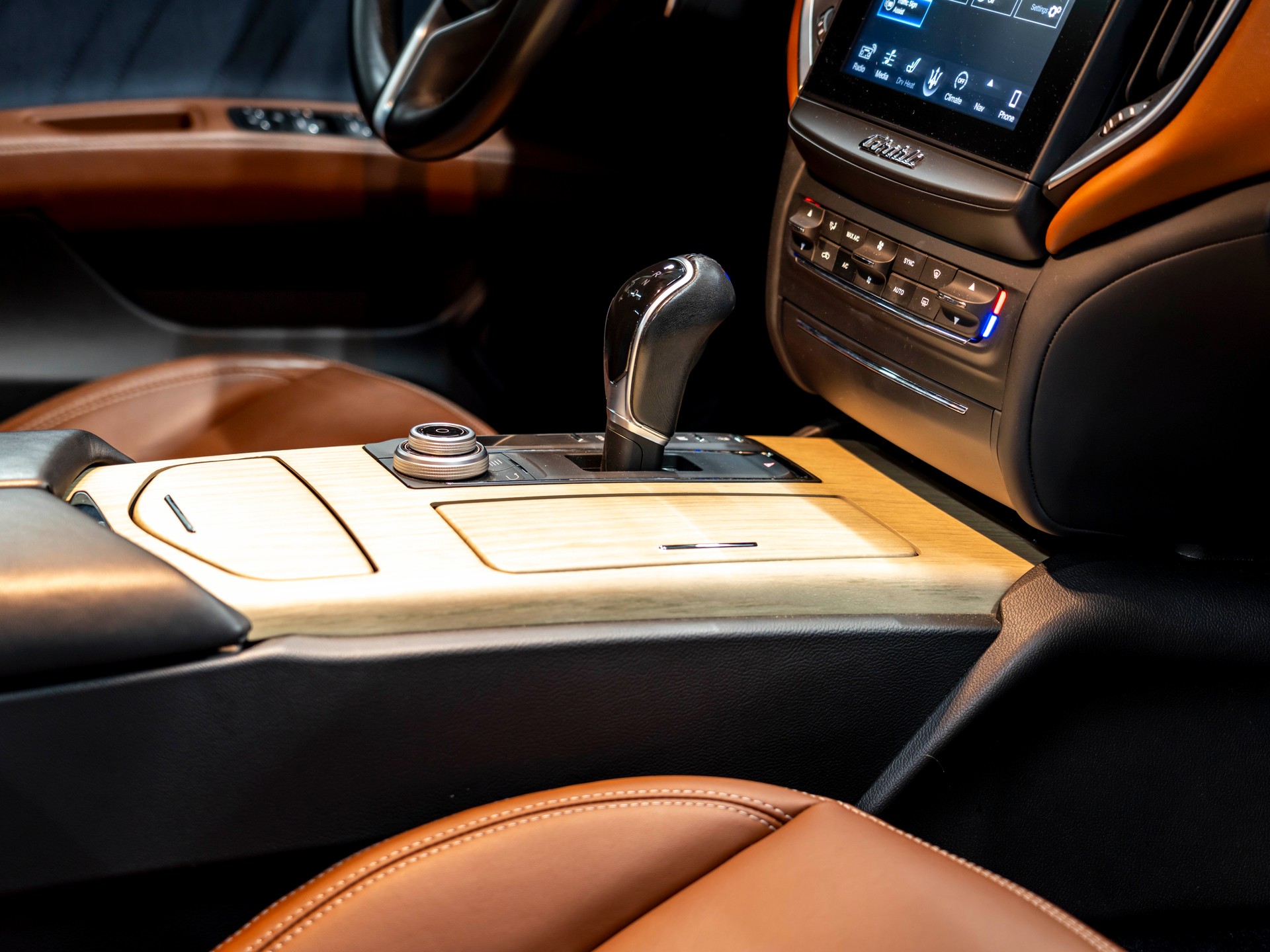 MASERATI Ghibli S Q4 3.0 V6 GranLusso Automatica-image-12