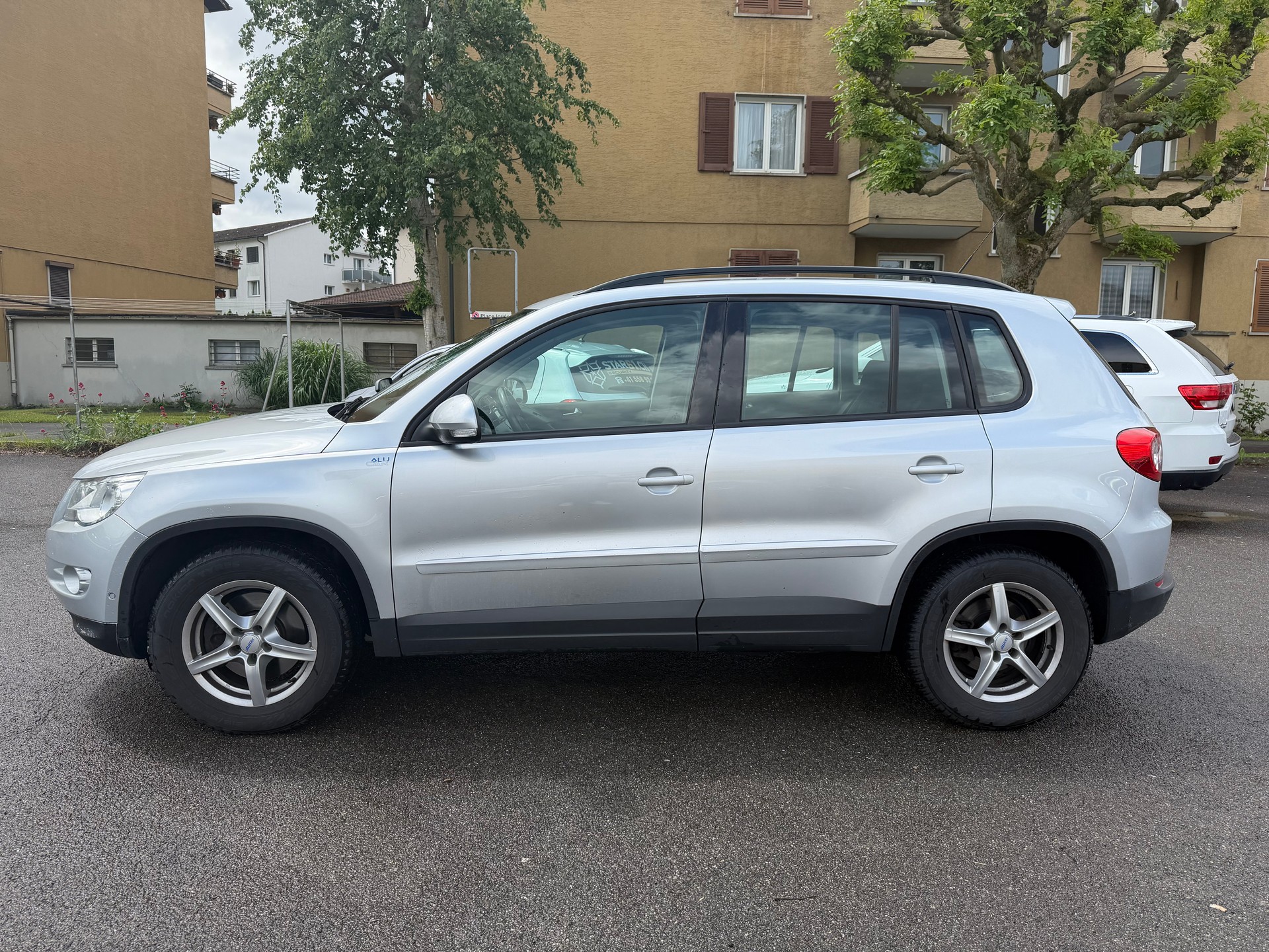 VW Tiguan 2.0 TSI Track&Field Tiptronic-image-1