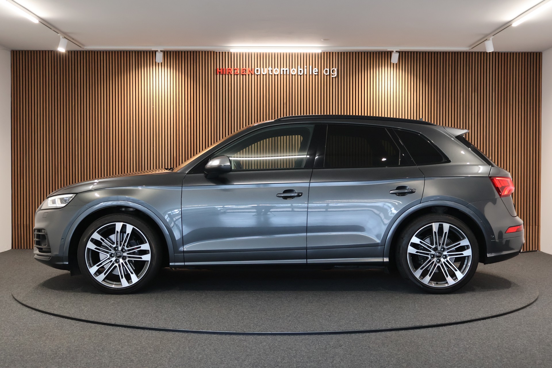 AUDI SQ5 TDI quattro tiptronic-showroom-element-1
