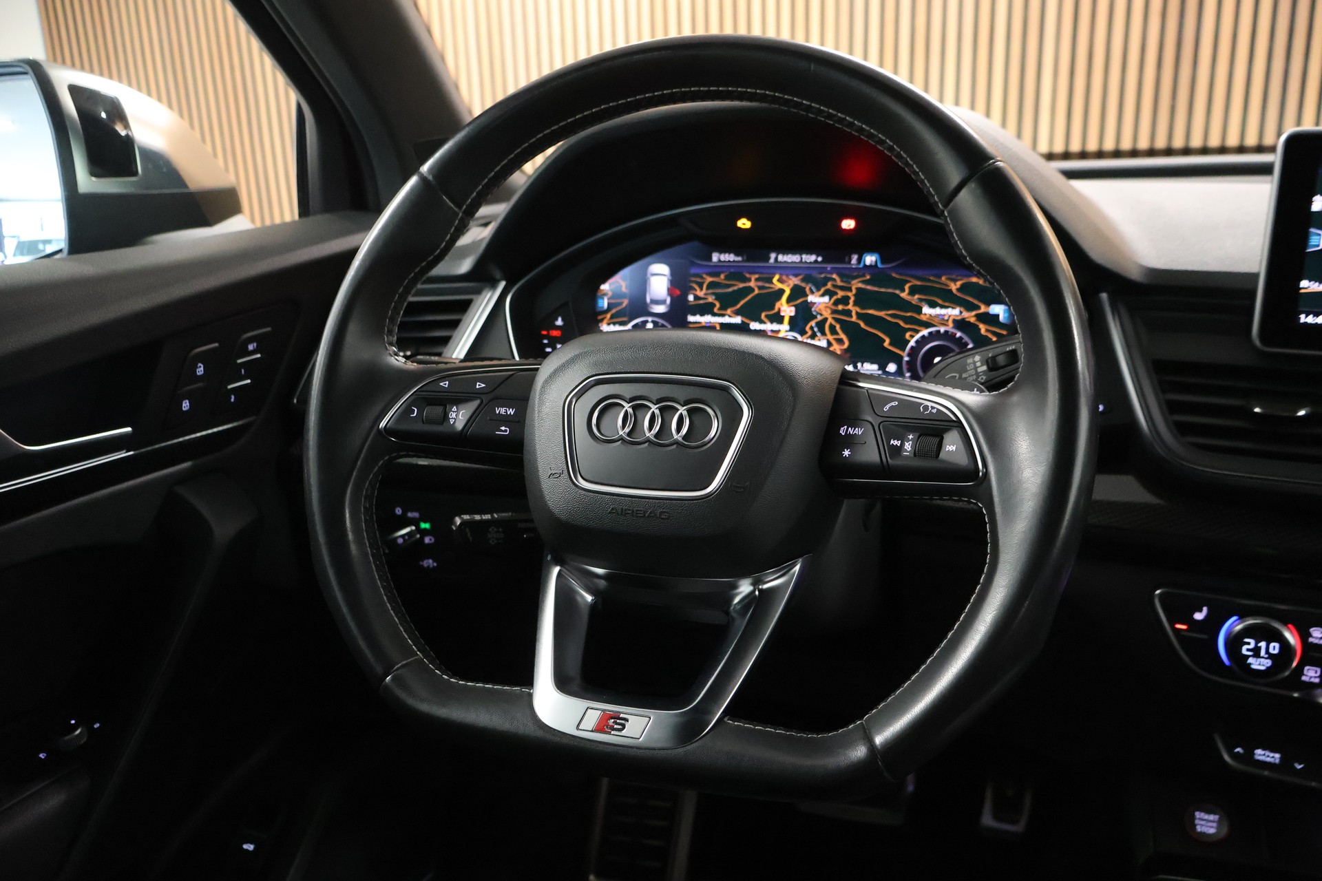 AUDI SQ5 TDI quattro tiptronic-image-18