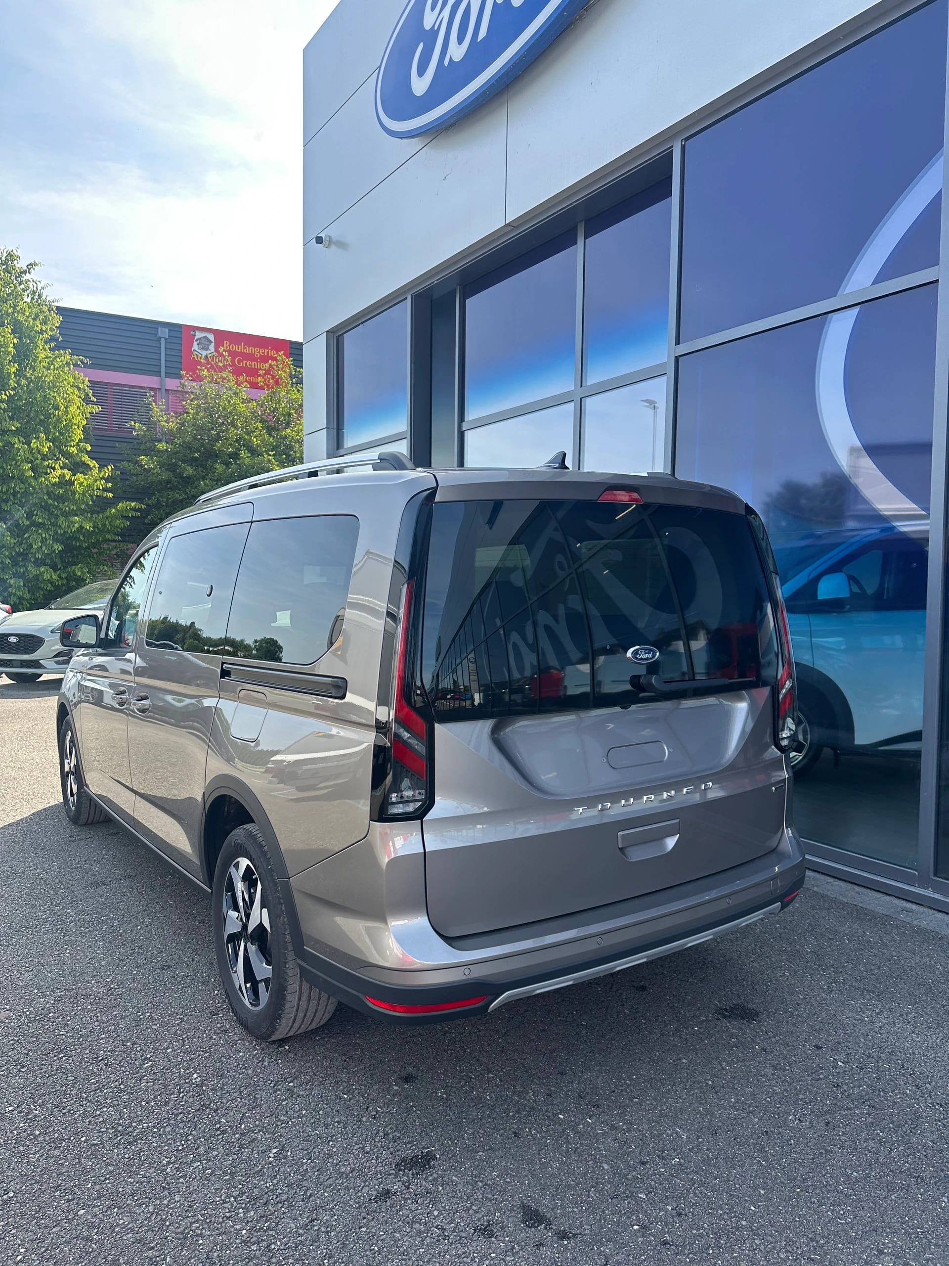 FORD TOURNEO CONNECT Grand 1.5 EcoB Active/PHEV/Aut.-image-3