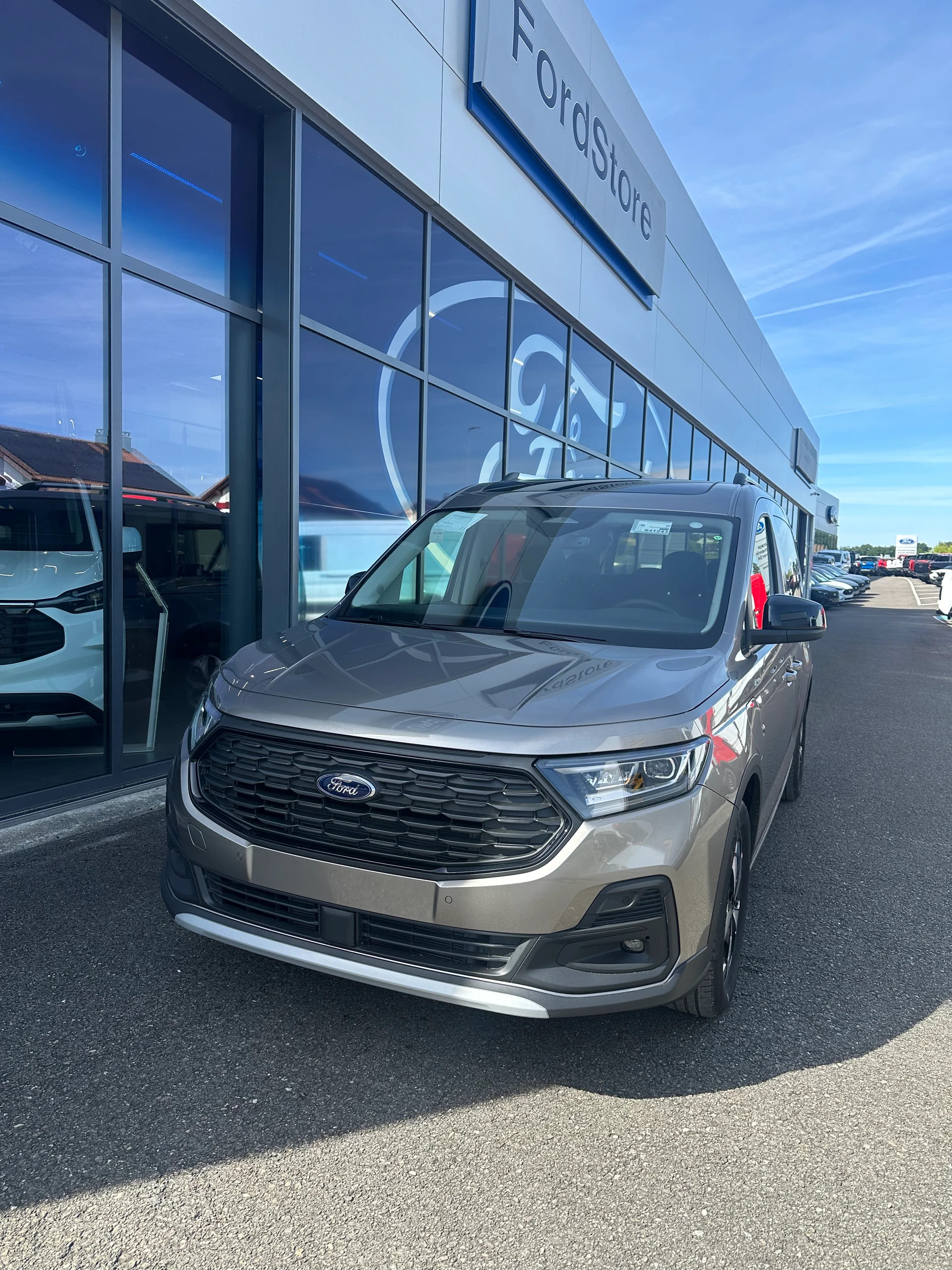 FORD TOURNEO CONNECT Grand 1.5 EcoB Active/PHEV/Aut.