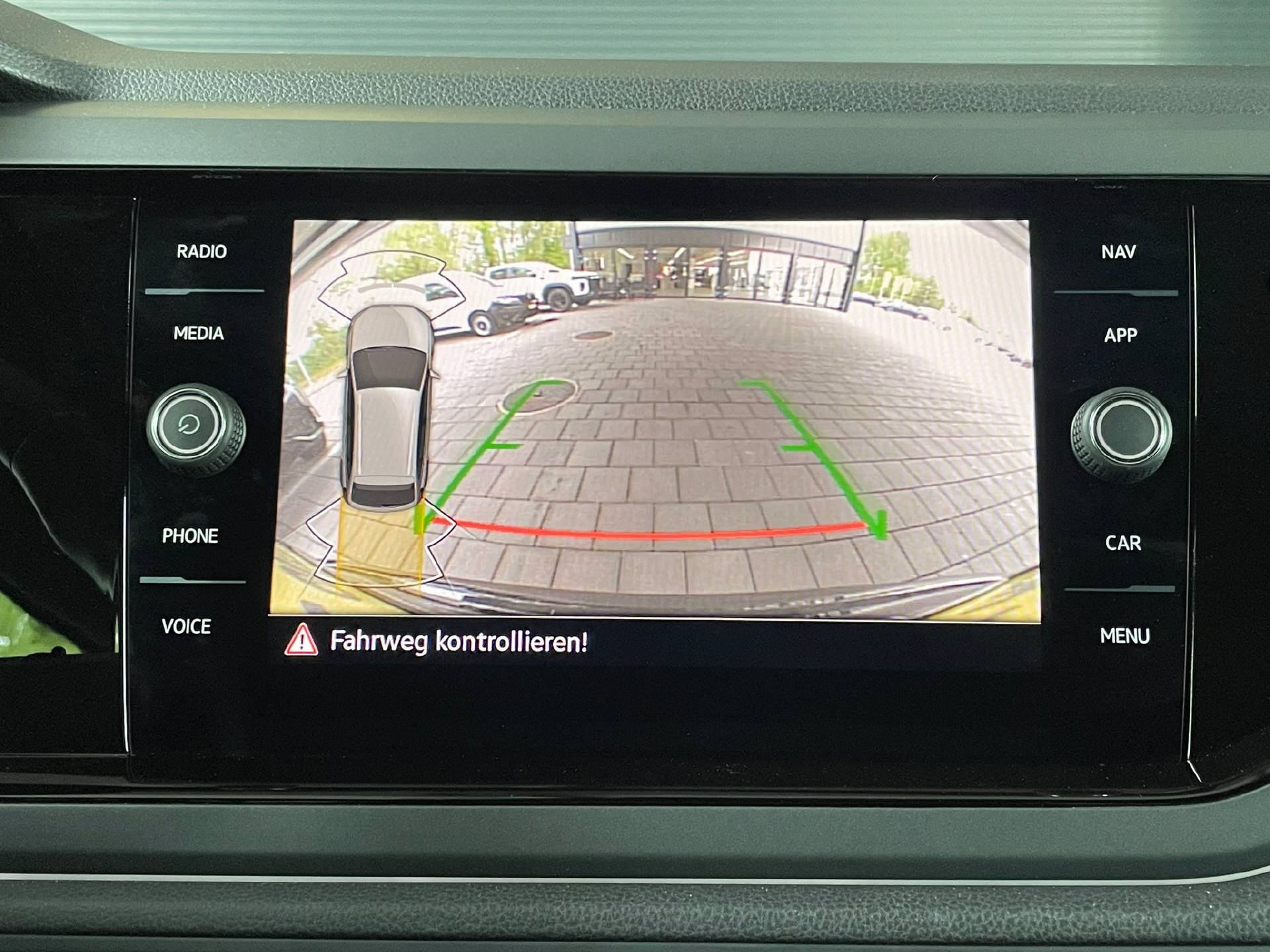 VW Taigo 1.5 TSI R-Line DSG-image-11